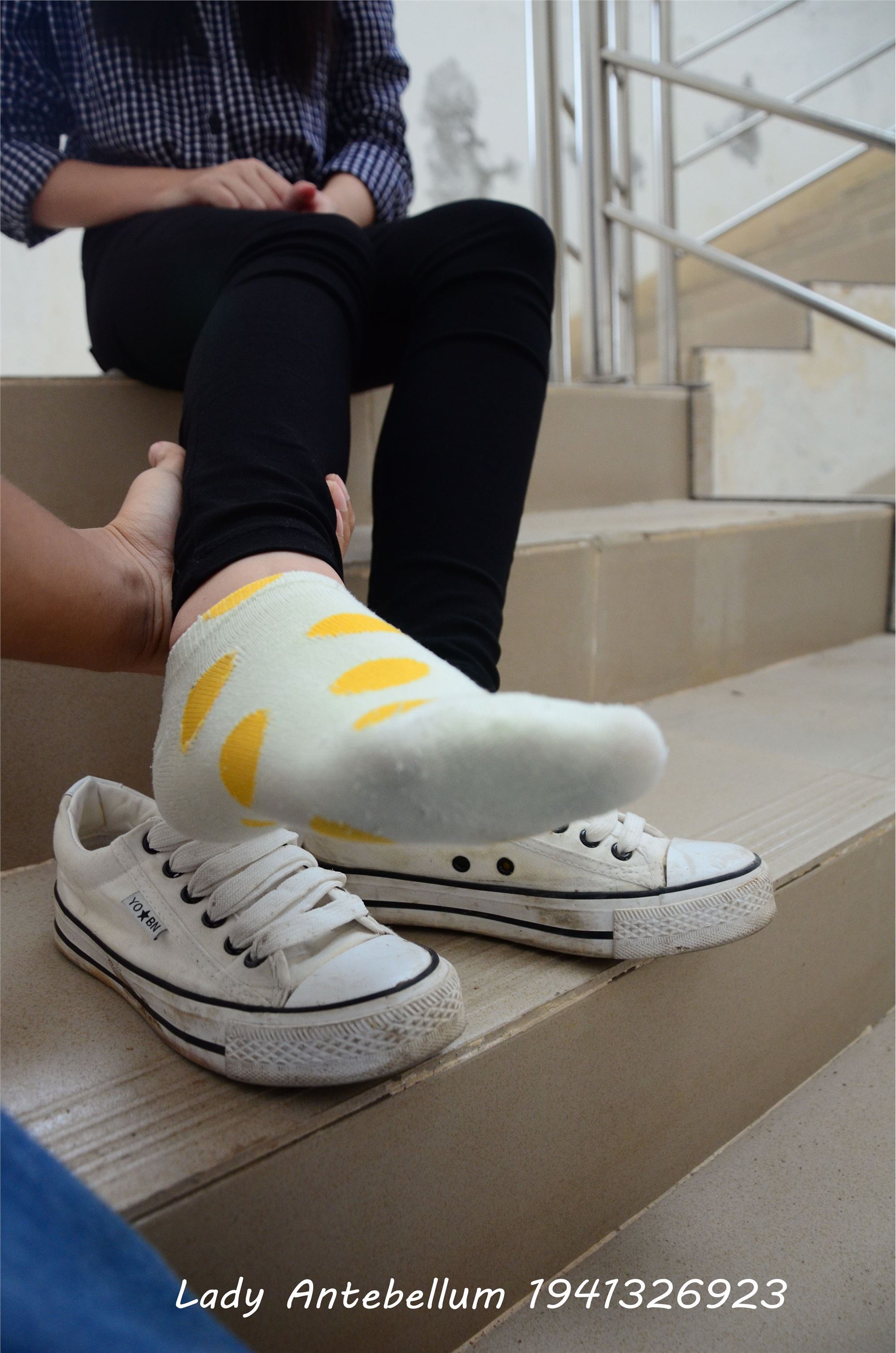 战前女神  恋足美腿棉袜女神级摄影套图 066