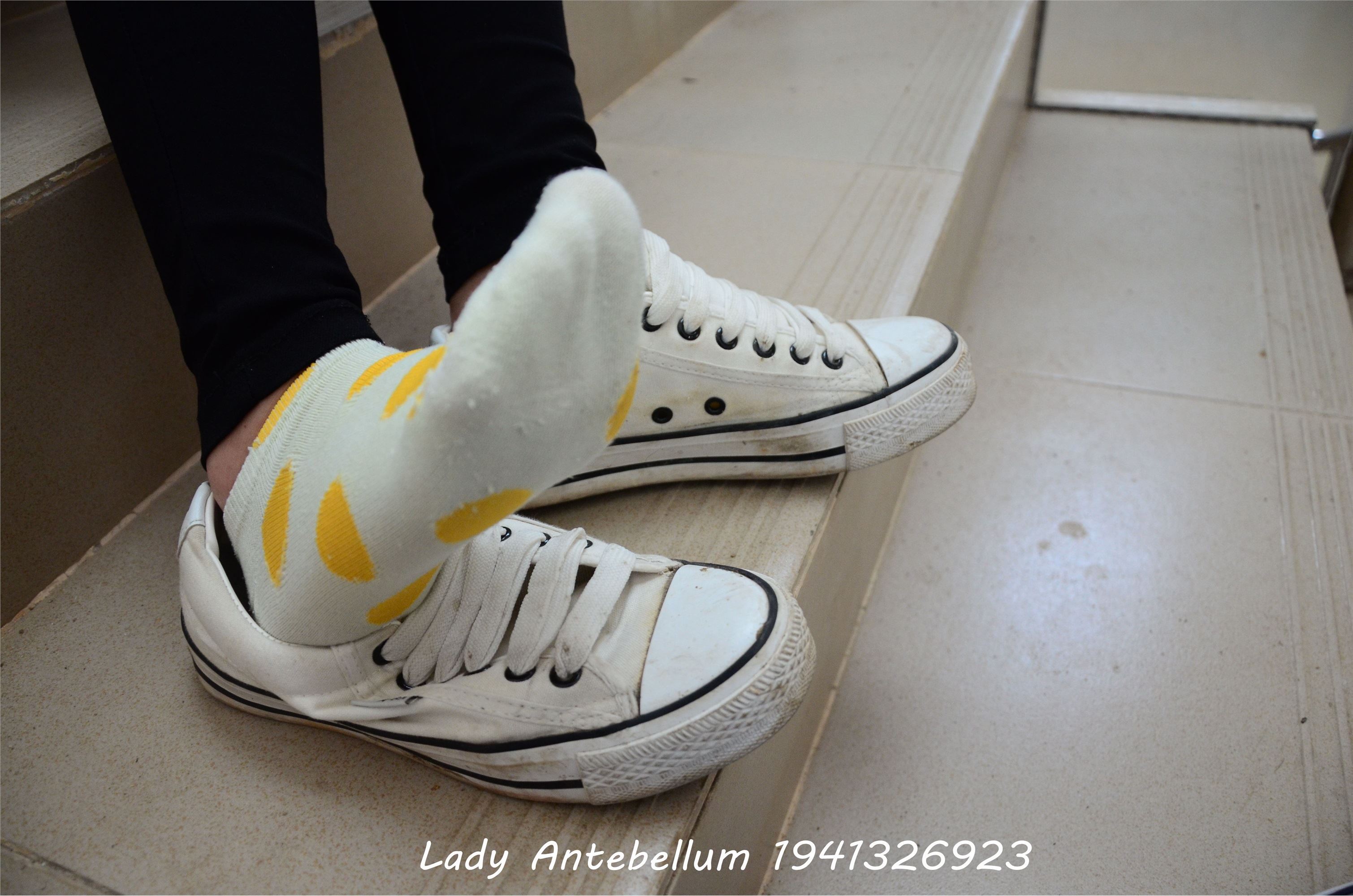 战前女神  恋足美腿棉袜女神级摄影套图 066