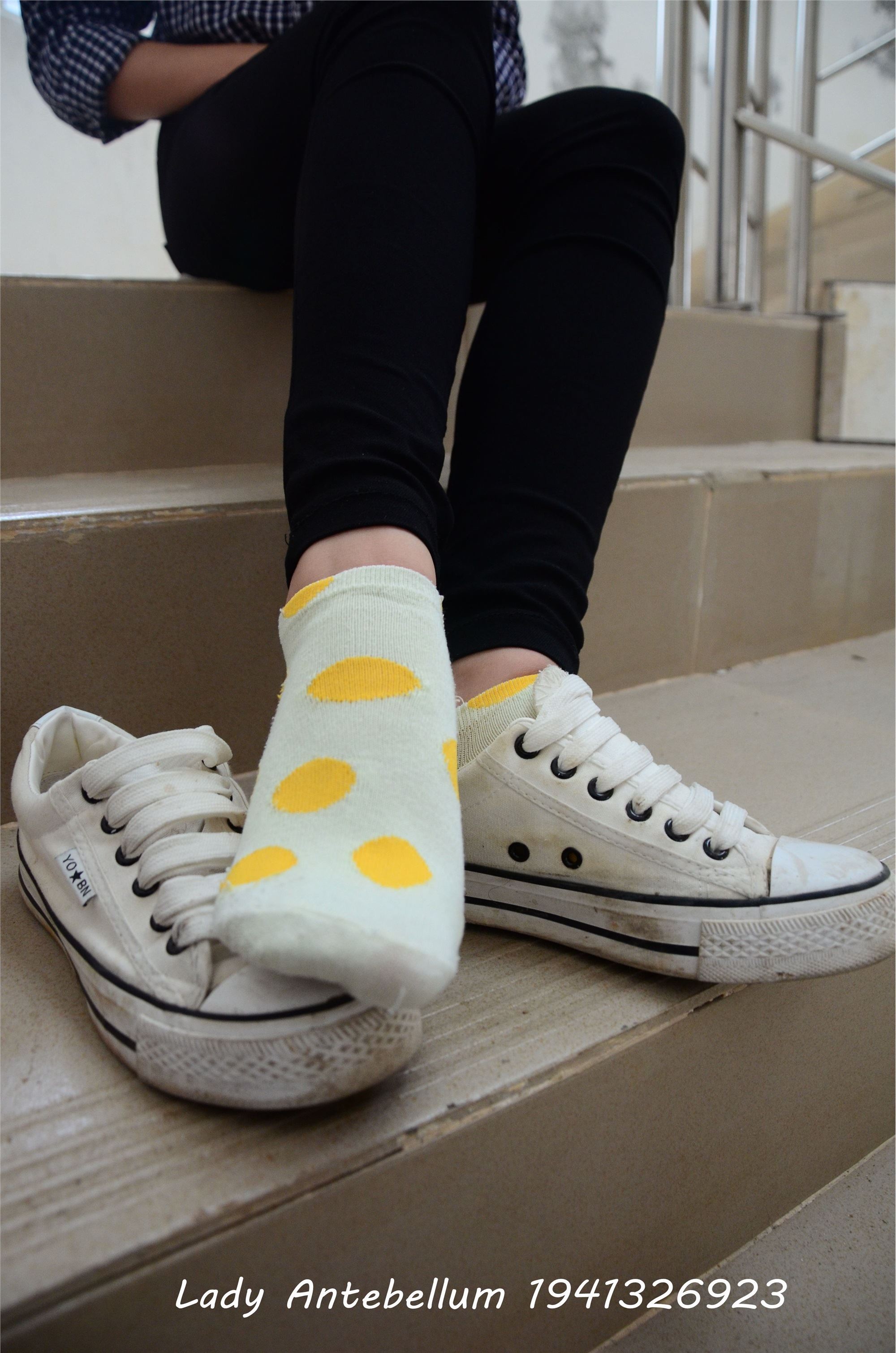 战前女神  恋足美腿棉袜女神级摄影套图 066