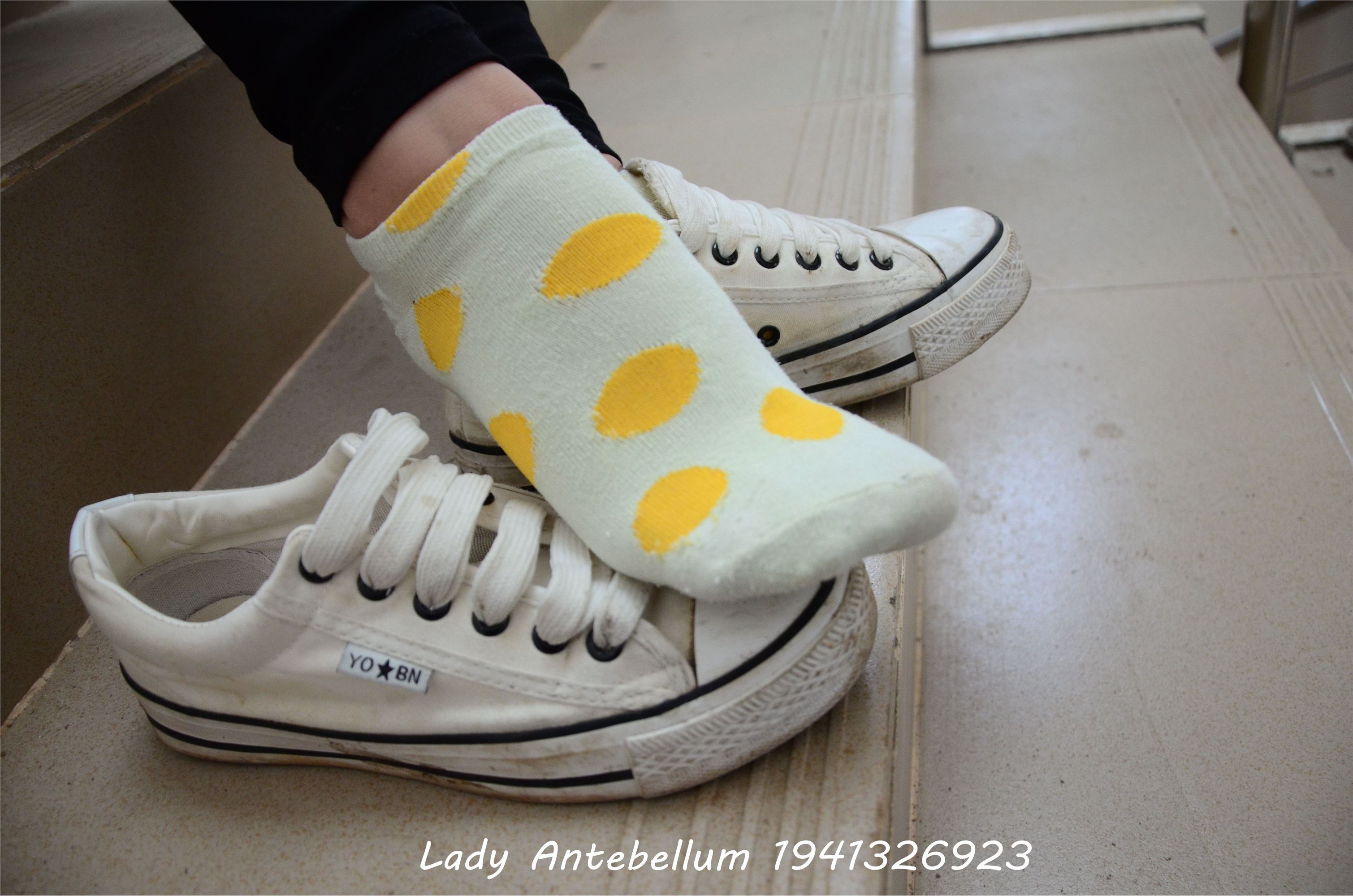 战前女神  恋足美腿棉袜女神级摄影套图 066