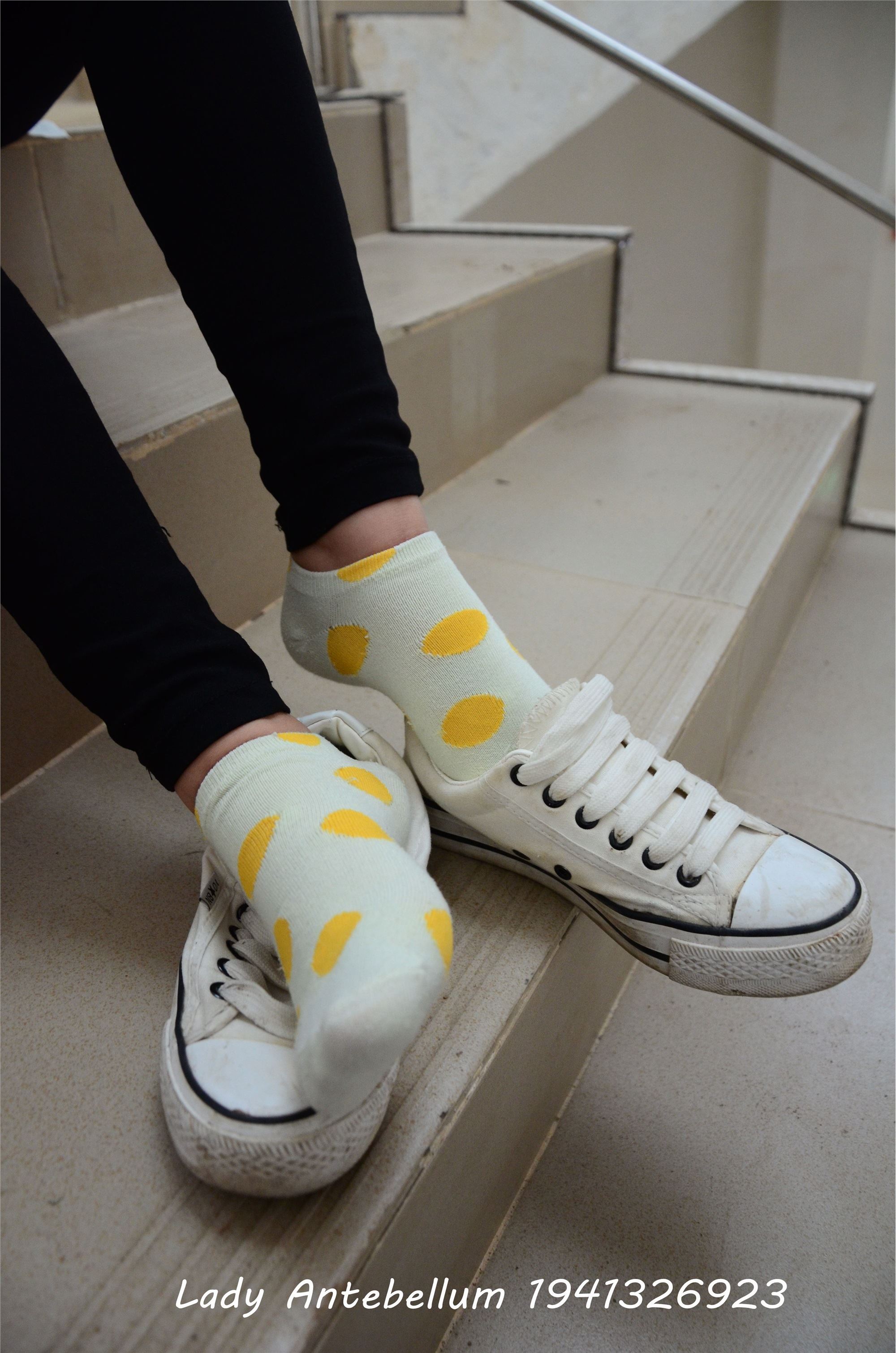 战前女神  恋足美腿棉袜女神级摄影套图 066