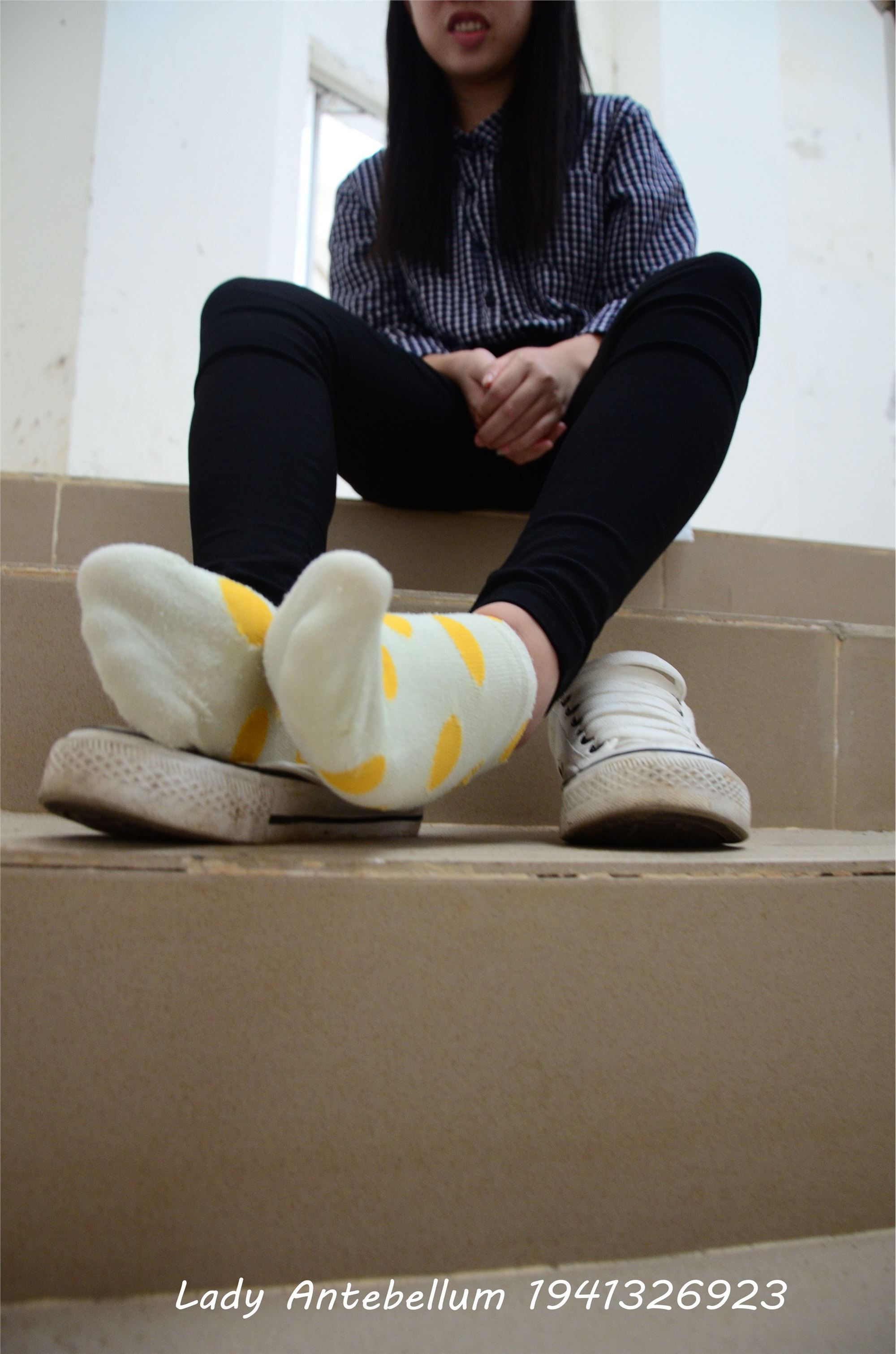 战前女神  恋足美腿棉袜女神级摄影套图 066