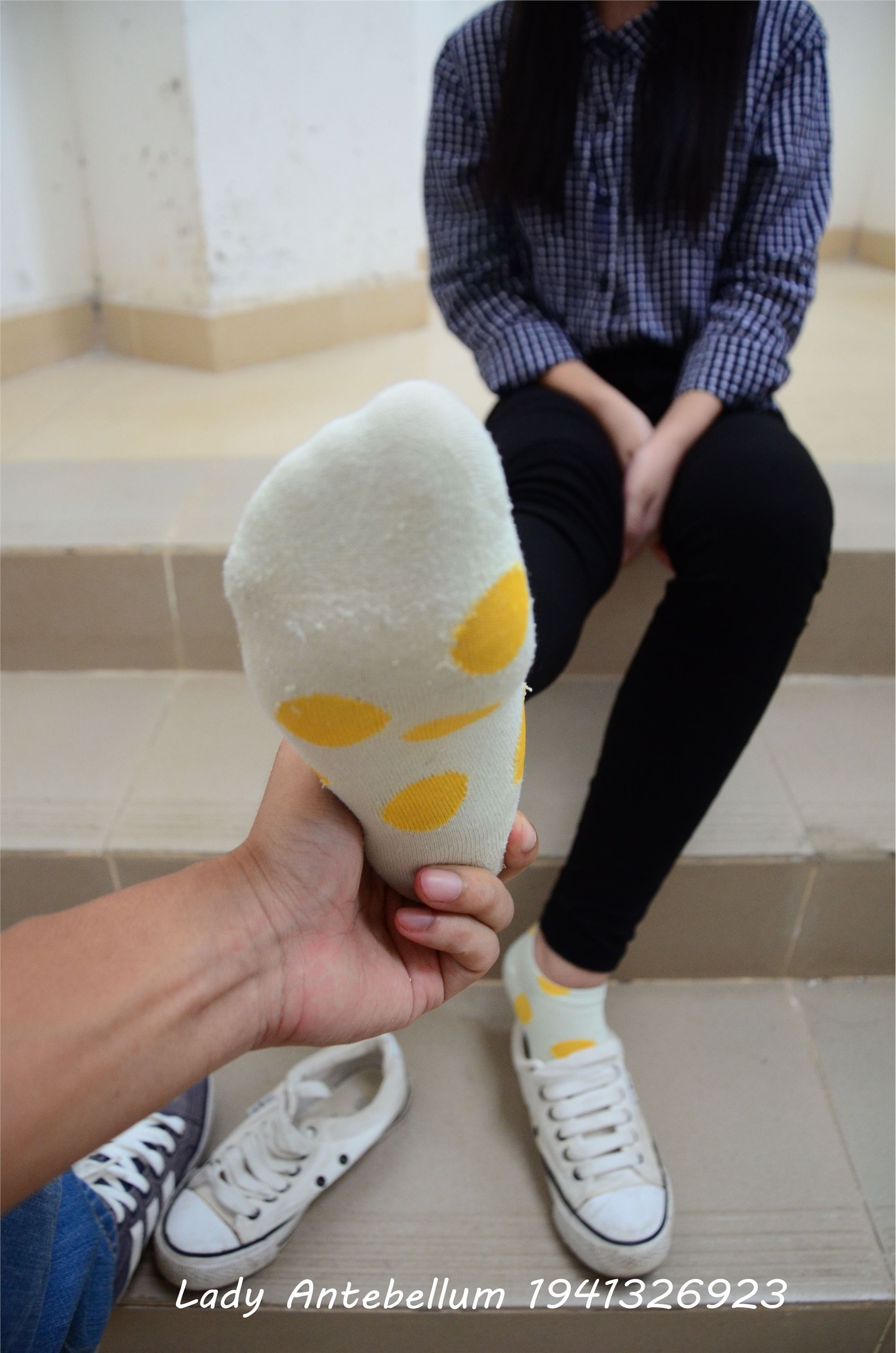 战前女神  恋足美腿棉袜女神级摄影套图 066