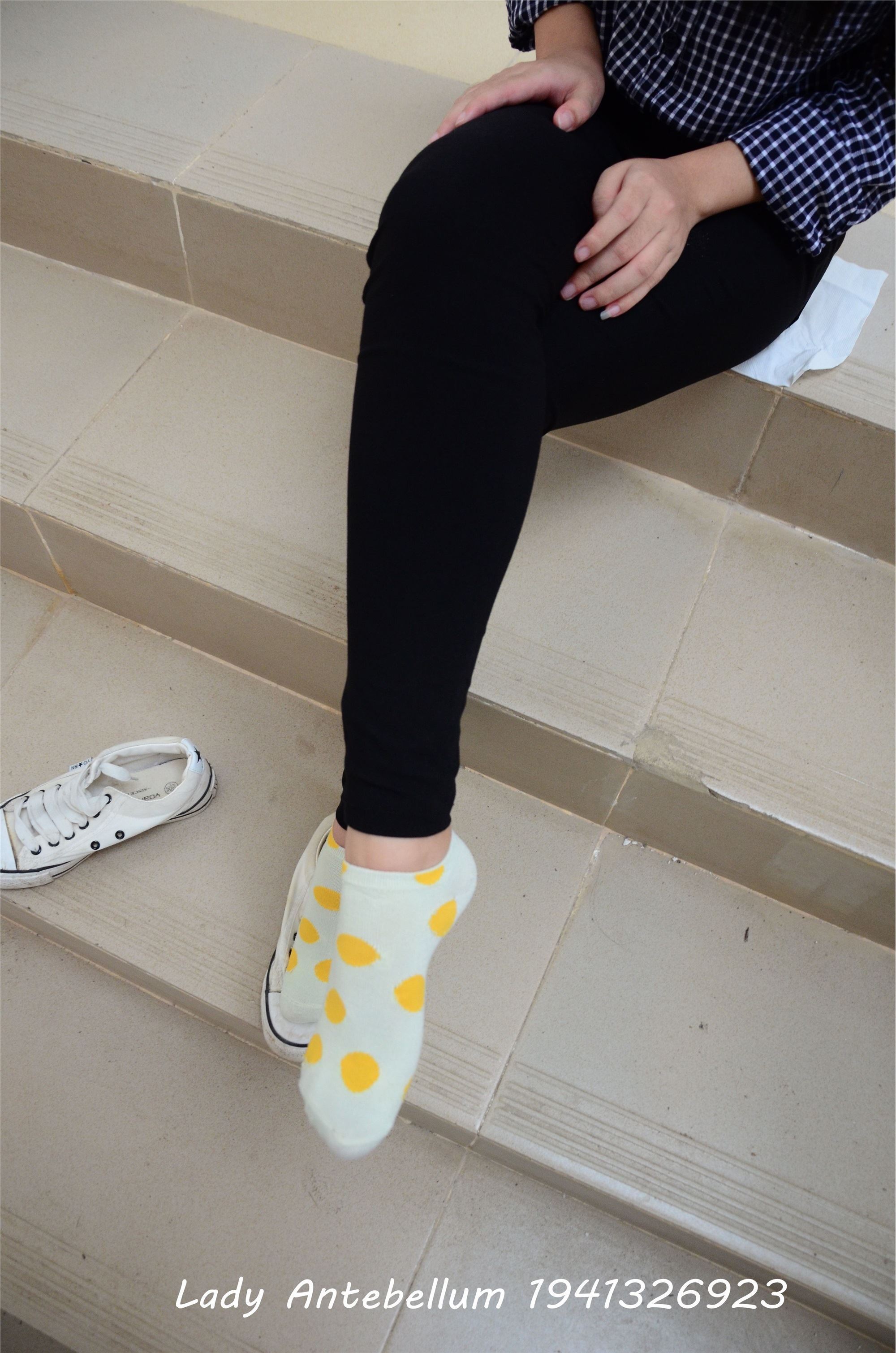 战前女神  恋足美腿棉袜女神级摄影套图 066