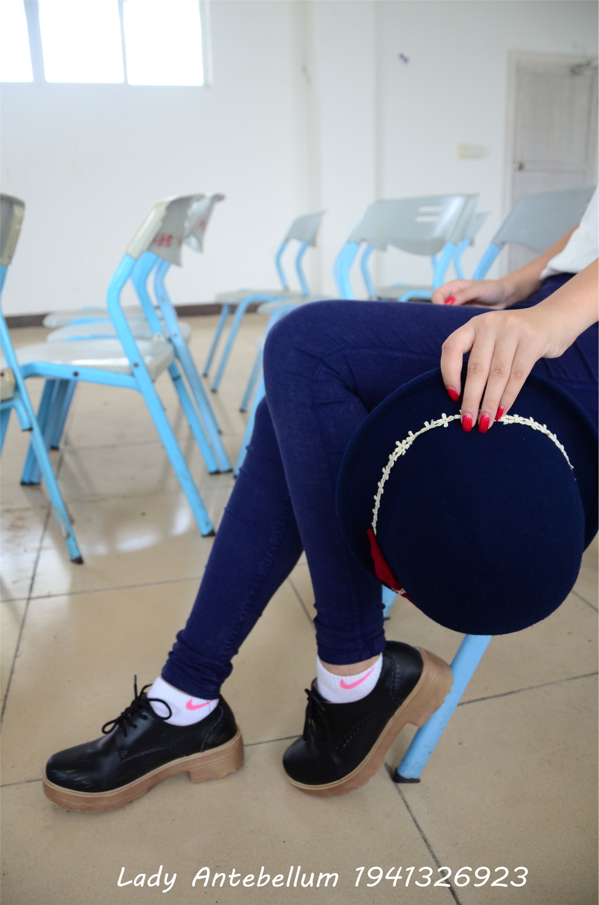 战前女神  恋足美腿棉袜女神级摄影套图 067