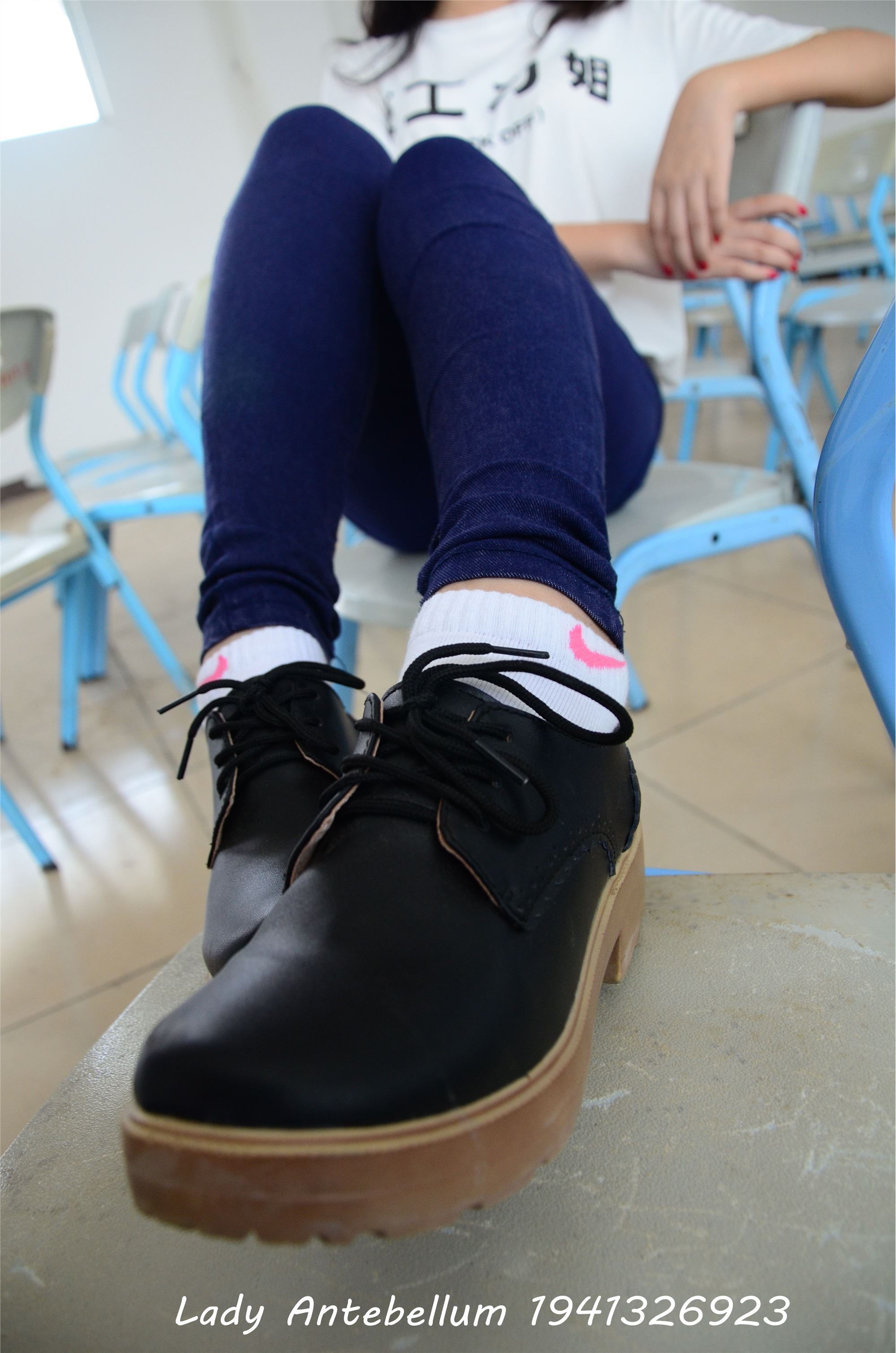 战前女神  恋足美腿棉袜女神级摄影套图 067