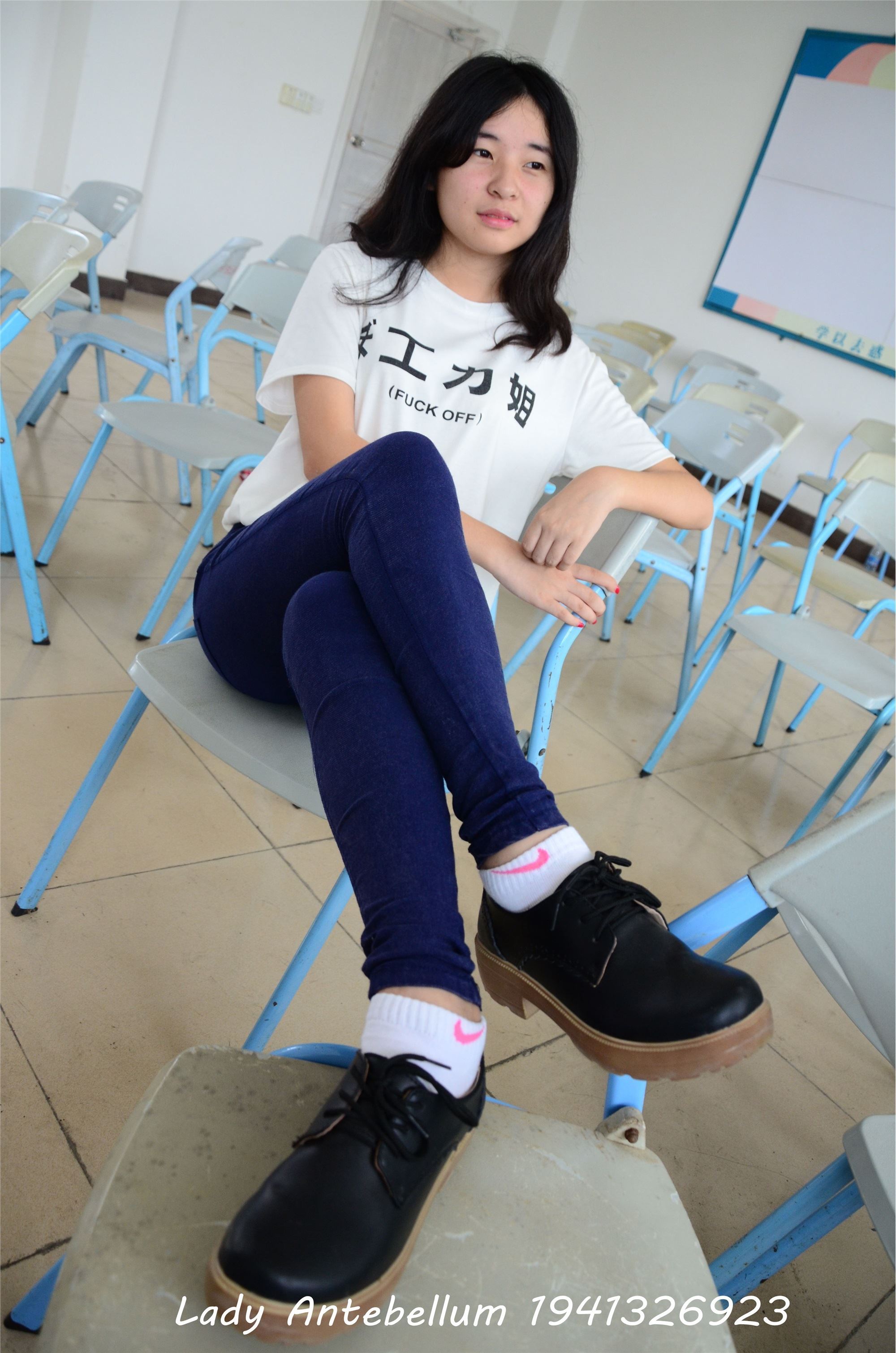 战前女神  恋足美腿棉袜女神级摄影套图 067