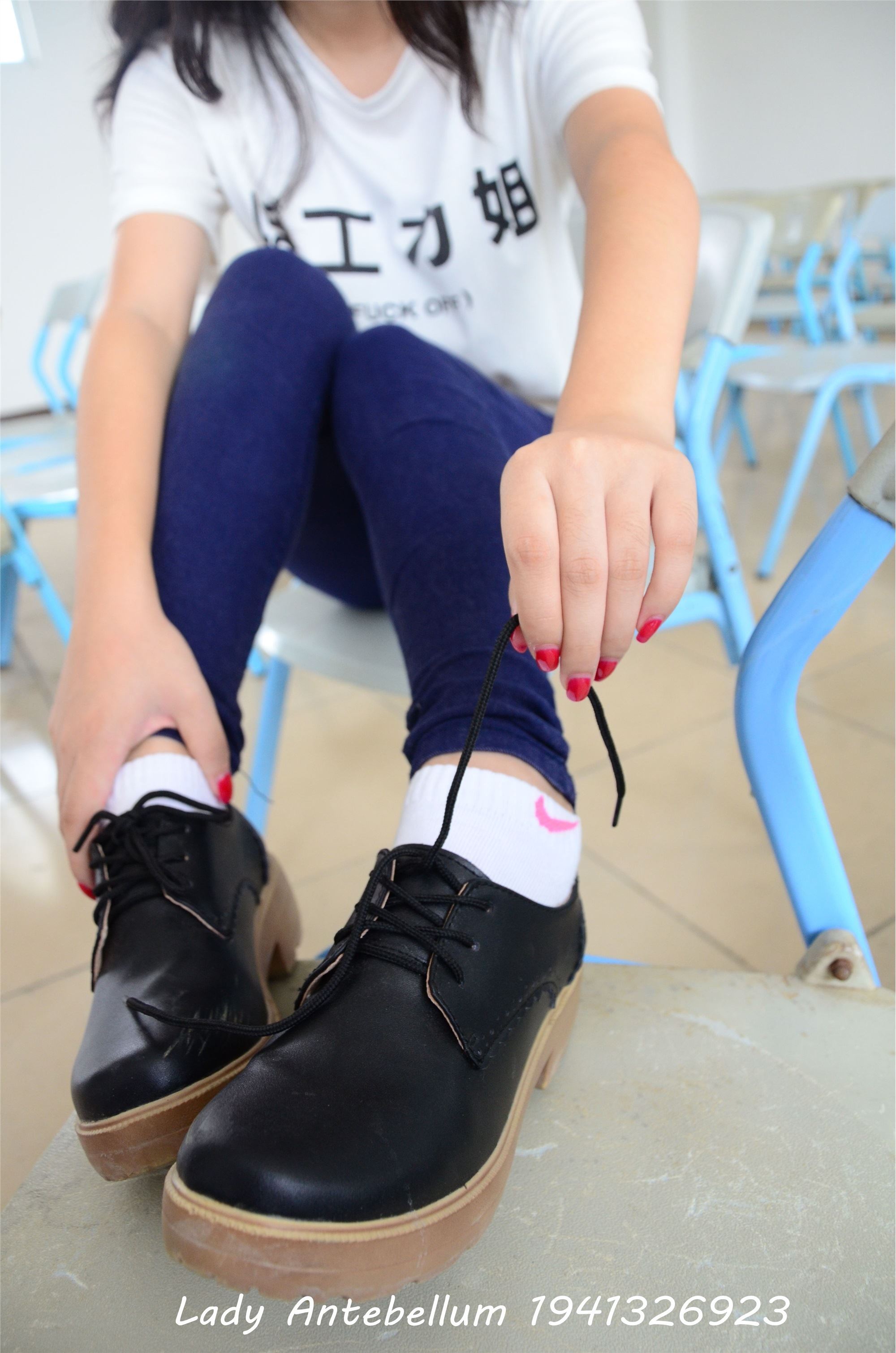 战前女神  恋足美腿棉袜女神级摄影套图 067