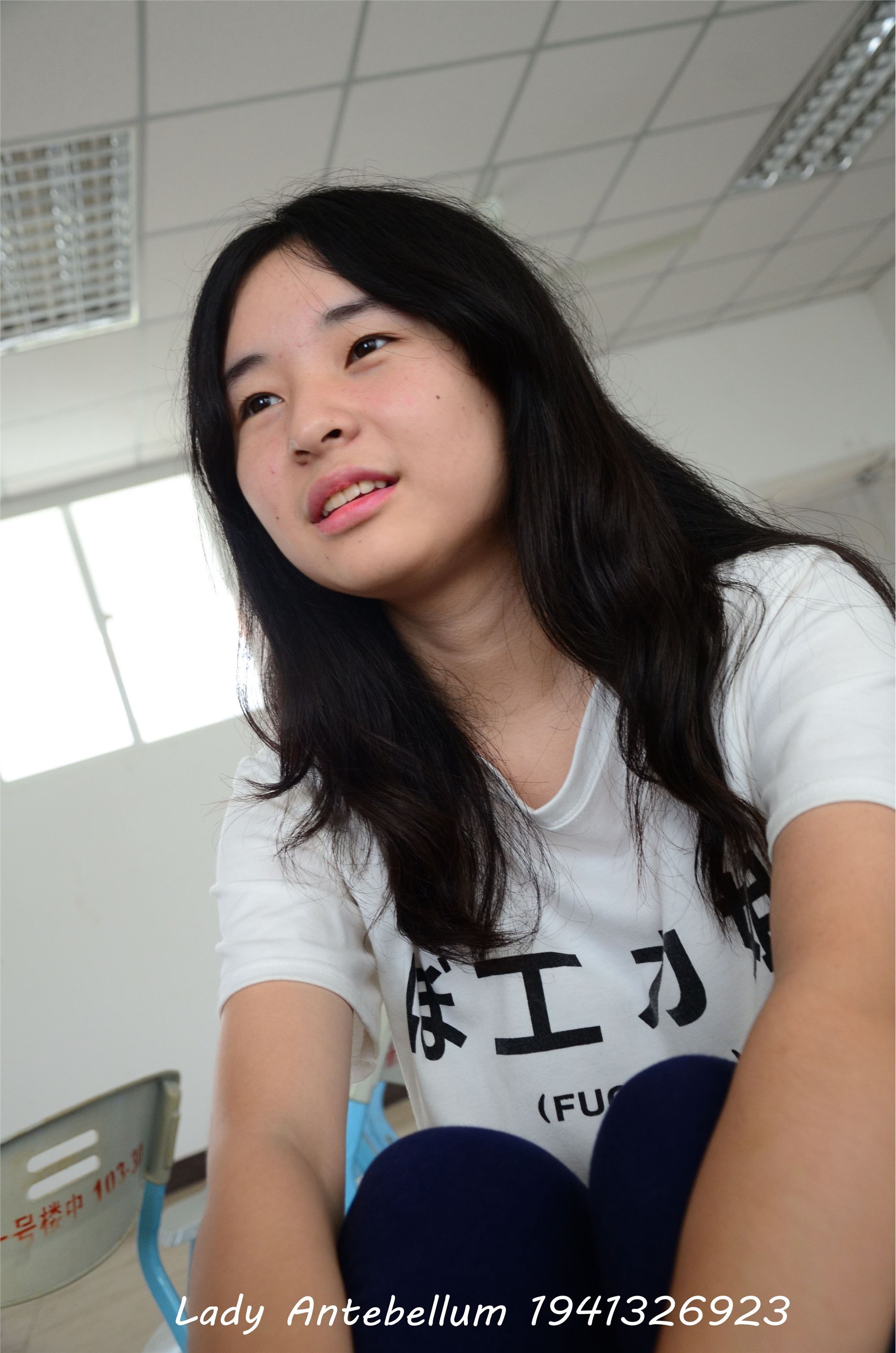 战前女神  恋足美腿棉袜女神级摄影套图 067