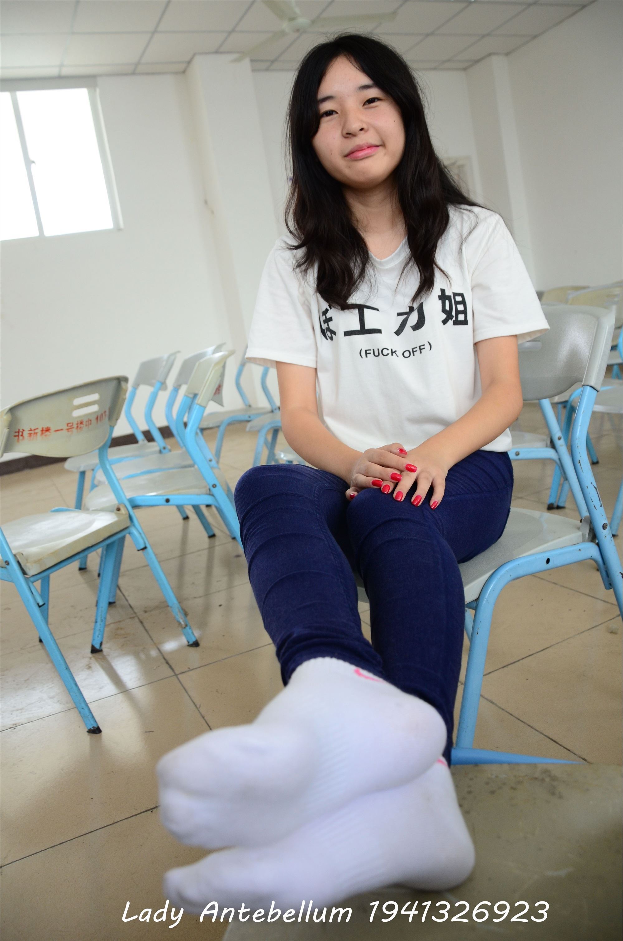 战前女神  恋足美腿棉袜女神级摄影套图 067