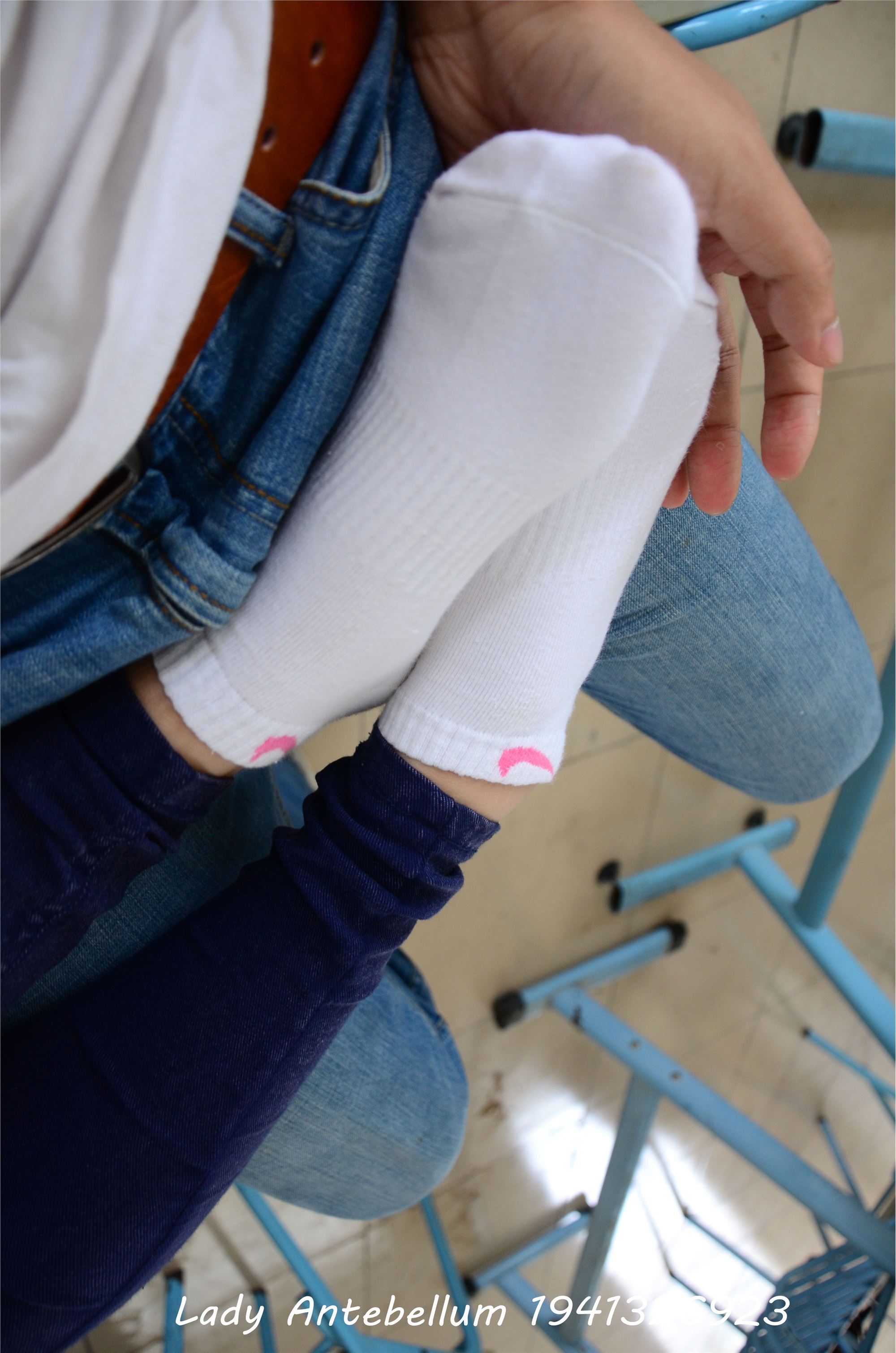 战前女神  恋足美腿棉袜女神级摄影套图 067