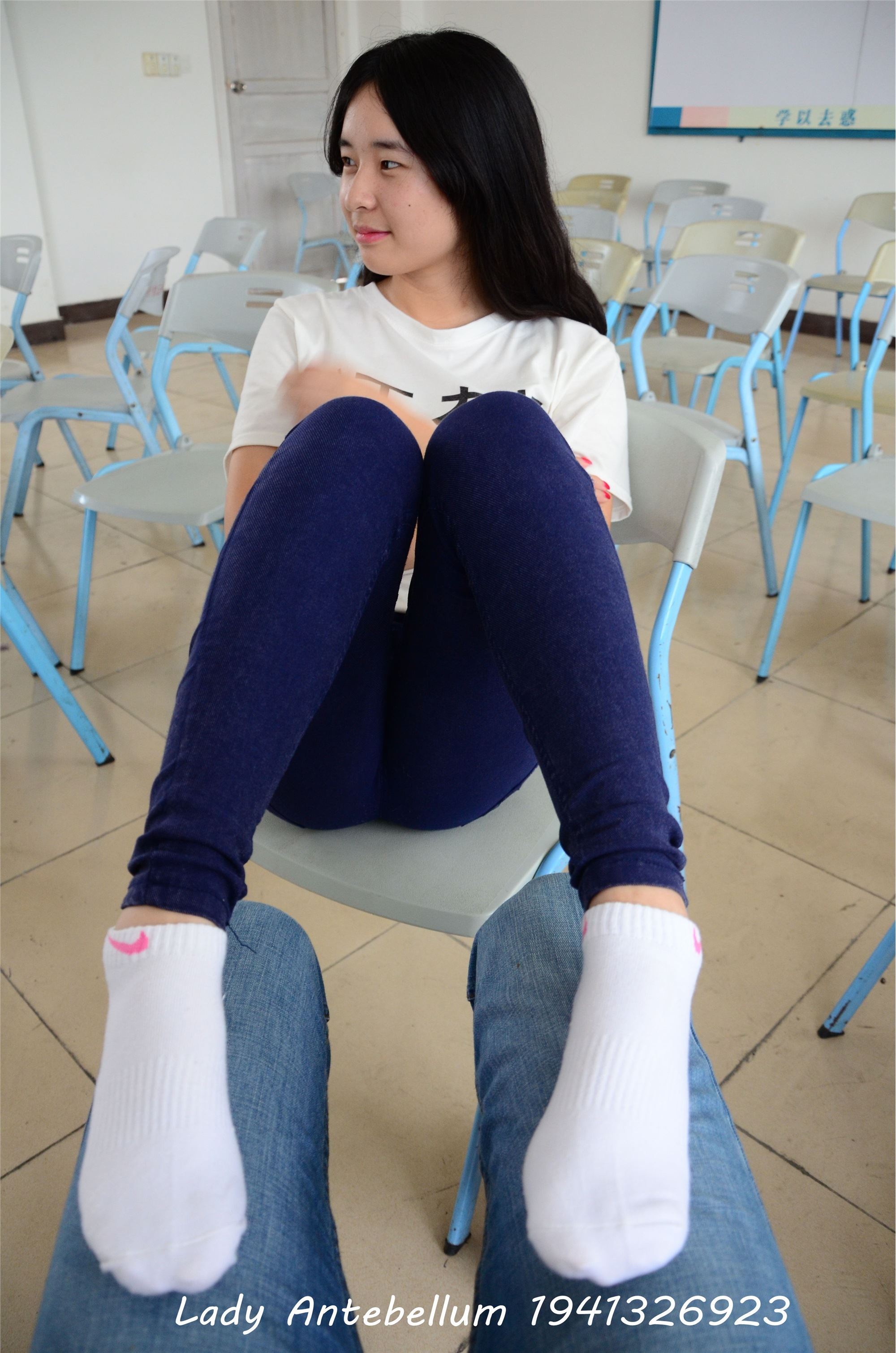 战前女神  恋足美腿棉袜女神级摄影套图 067