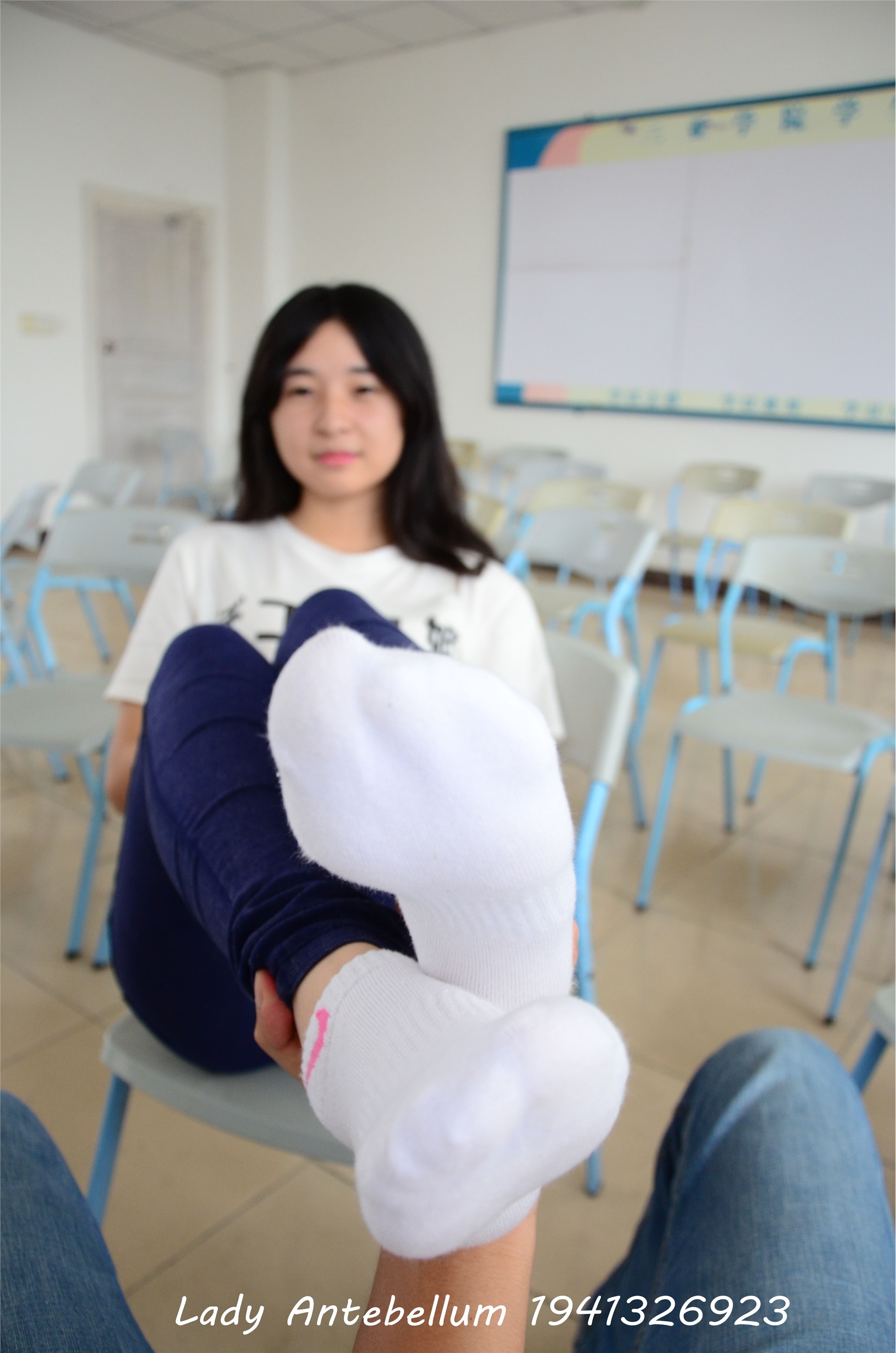 战前女神  恋足美腿棉袜女神级摄影套图 067