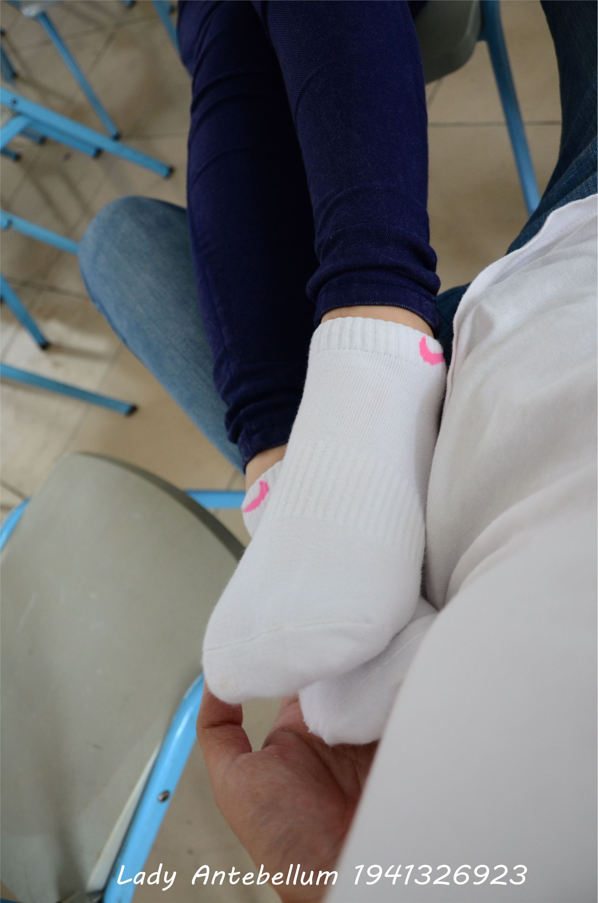 战前女神  恋足美腿棉袜女神级摄影套图 067