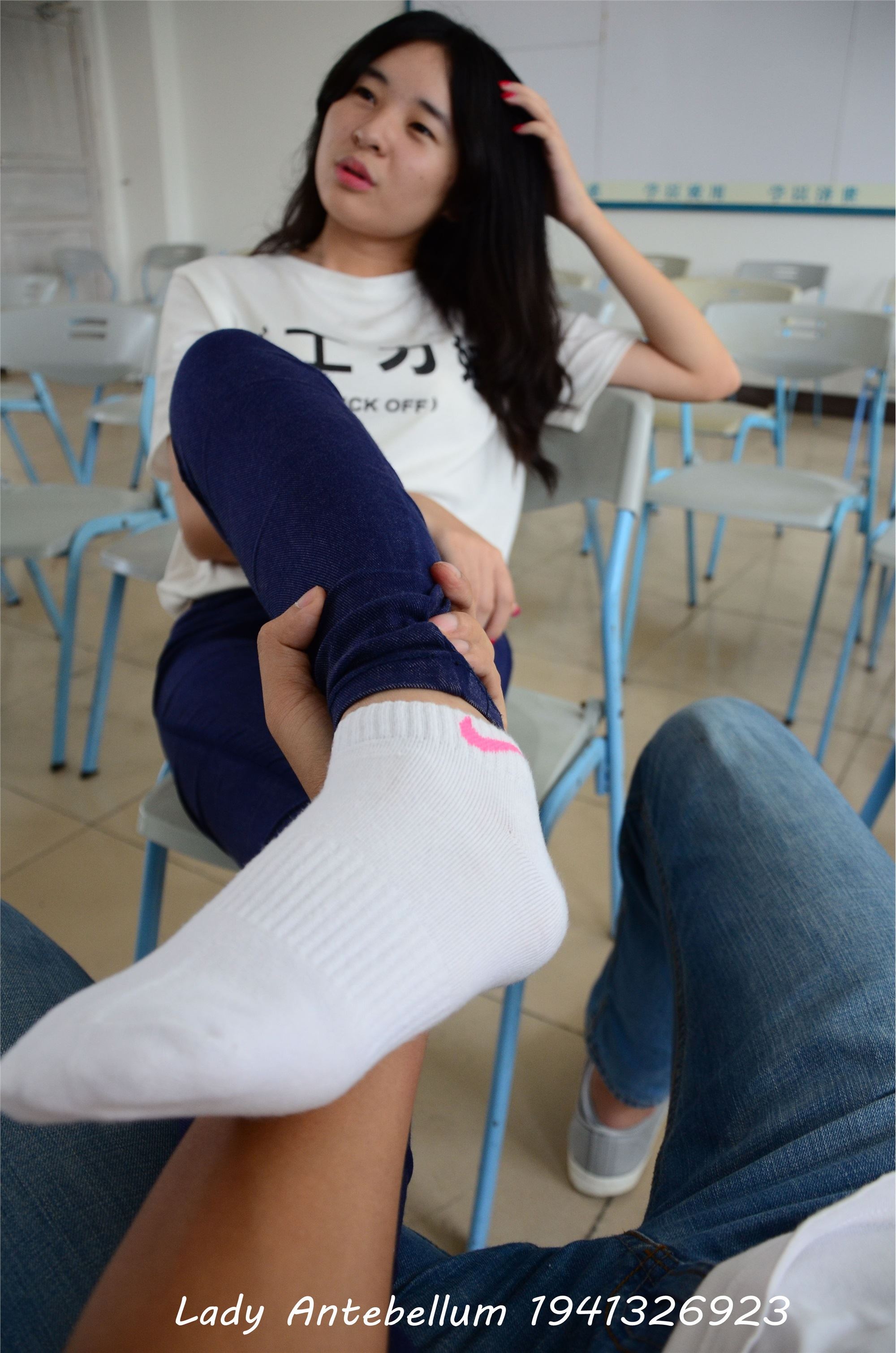 战前女神  恋足美腿棉袜女神级摄影套图 067