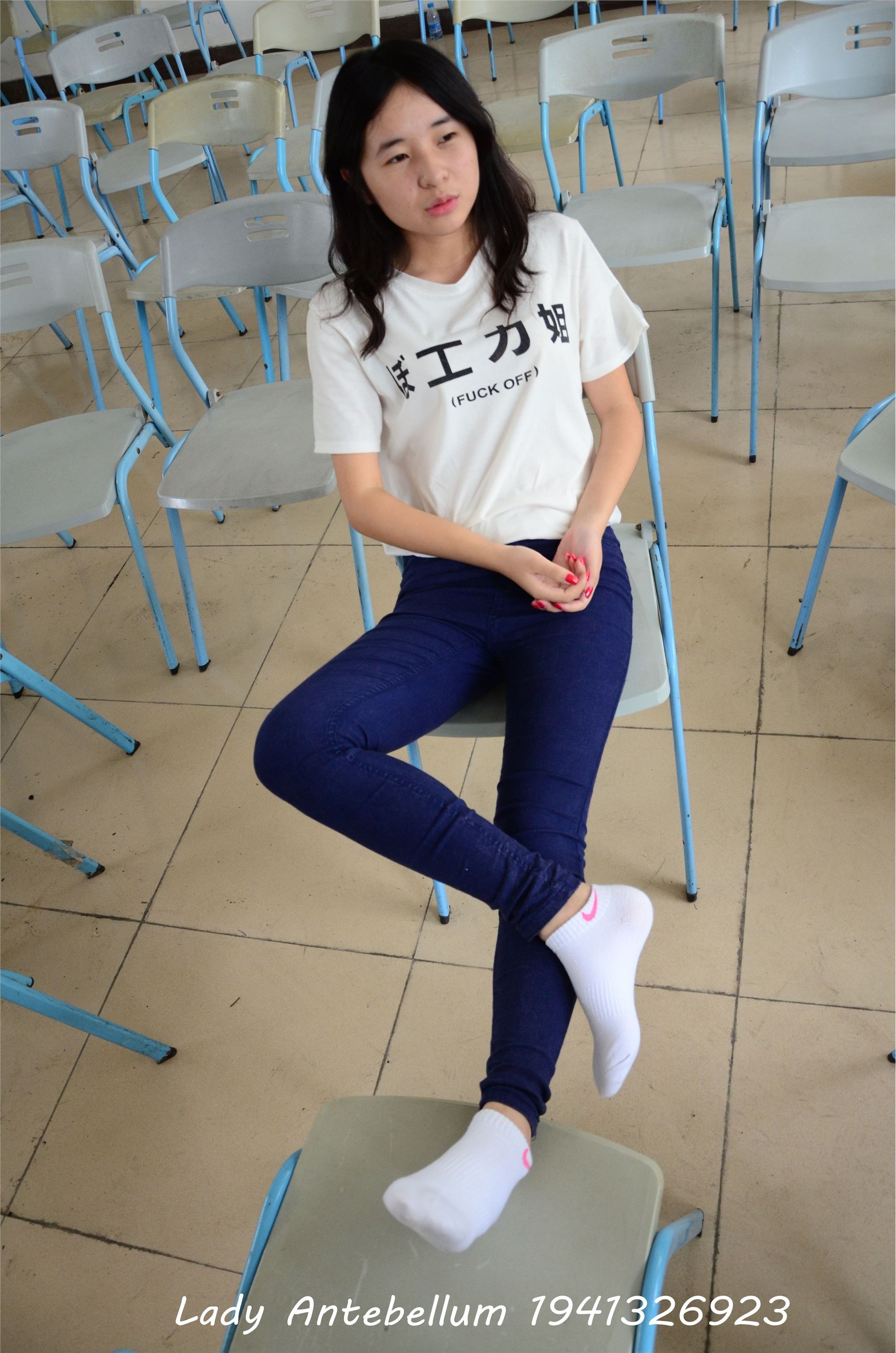 战前女神  恋足美腿棉袜女神级摄影套图 067