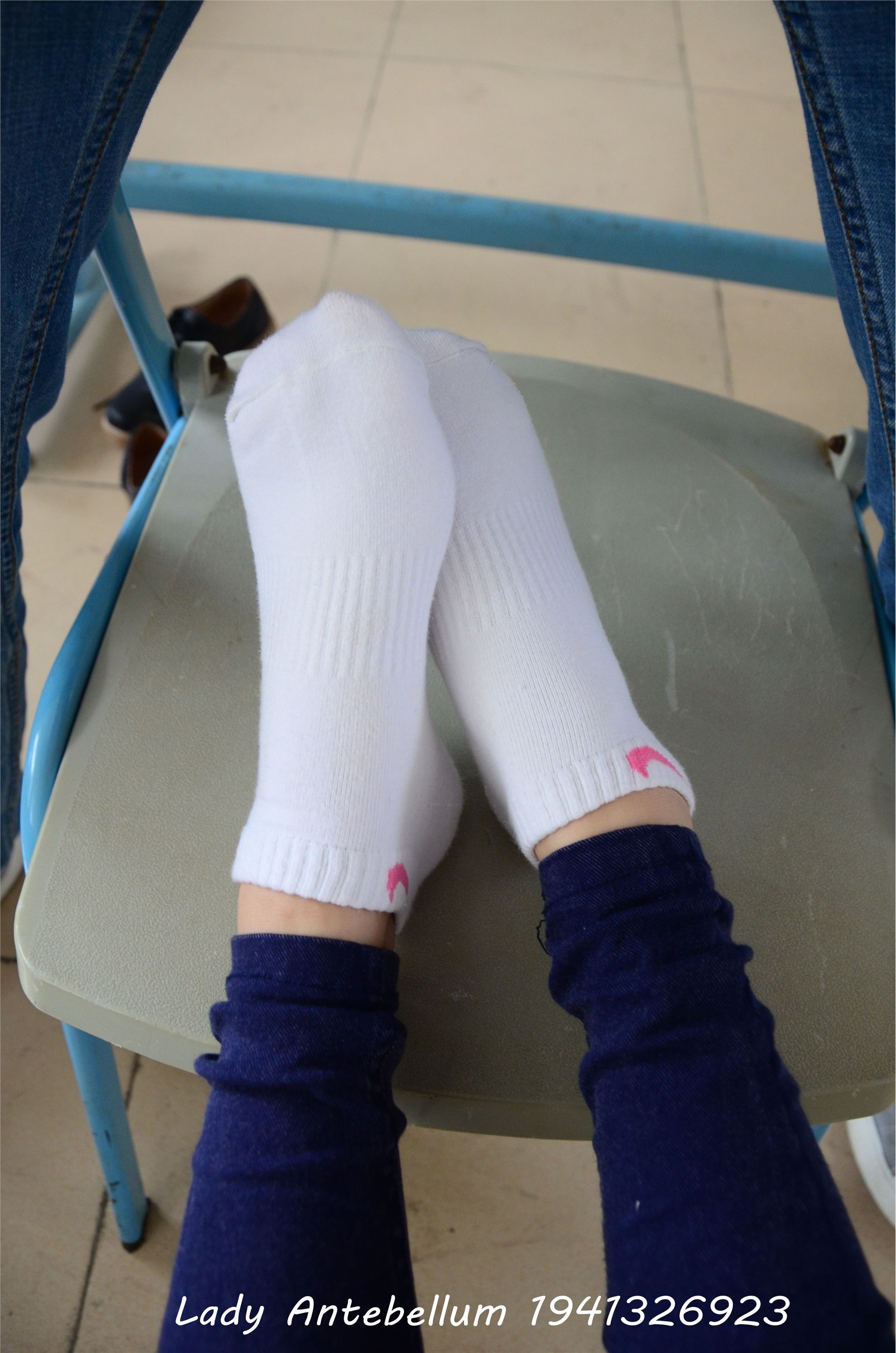 战前女神  恋足美腿棉袜女神级摄影套图 067