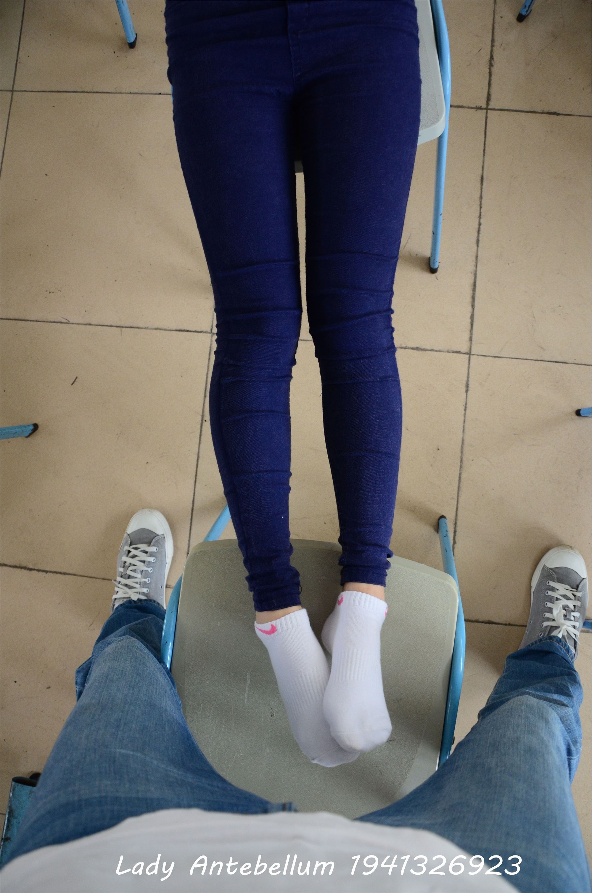 战前女神  恋足美腿棉袜女神级摄影套图 067