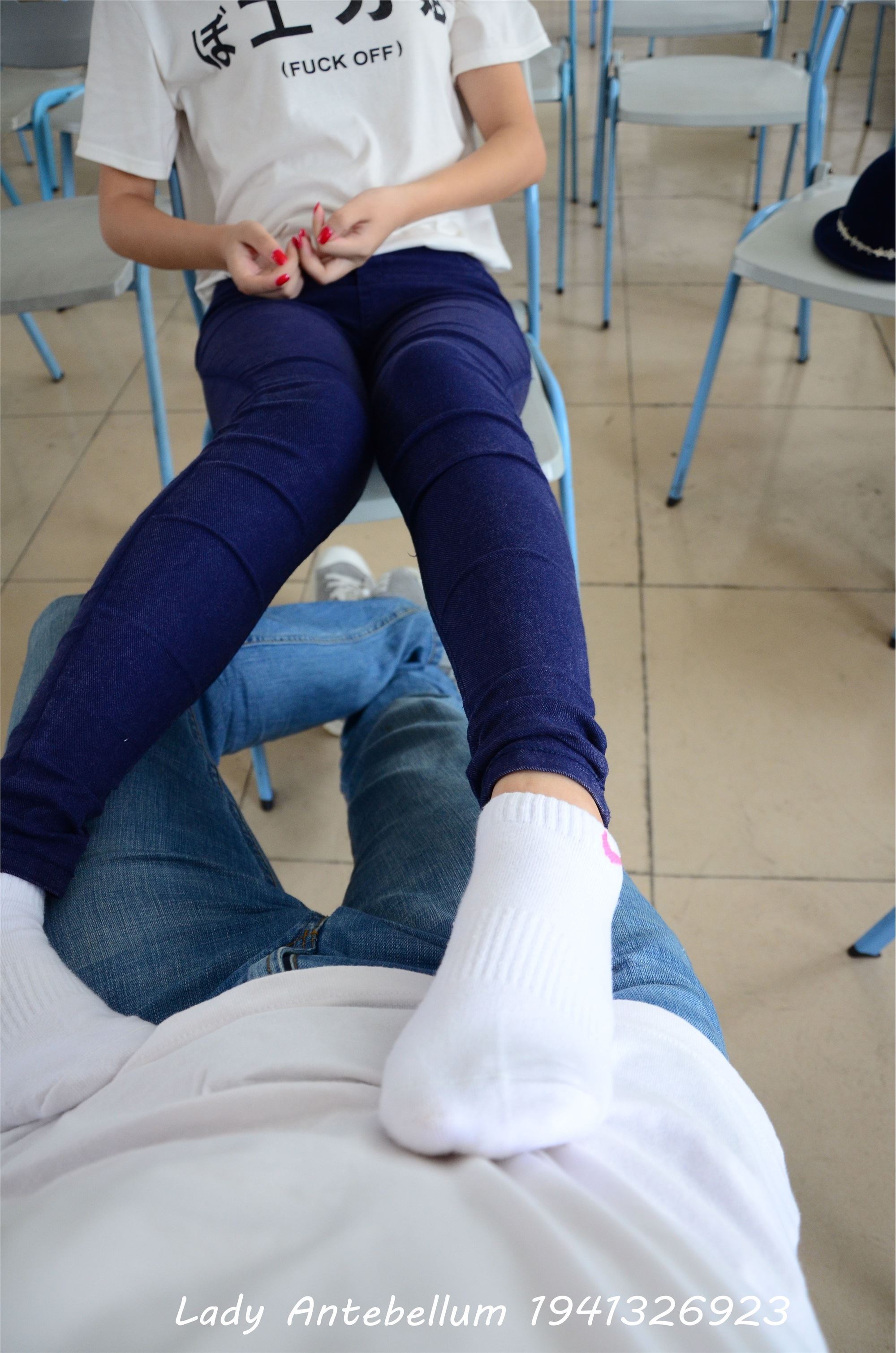 战前女神  恋足美腿棉袜女神级摄影套图 067