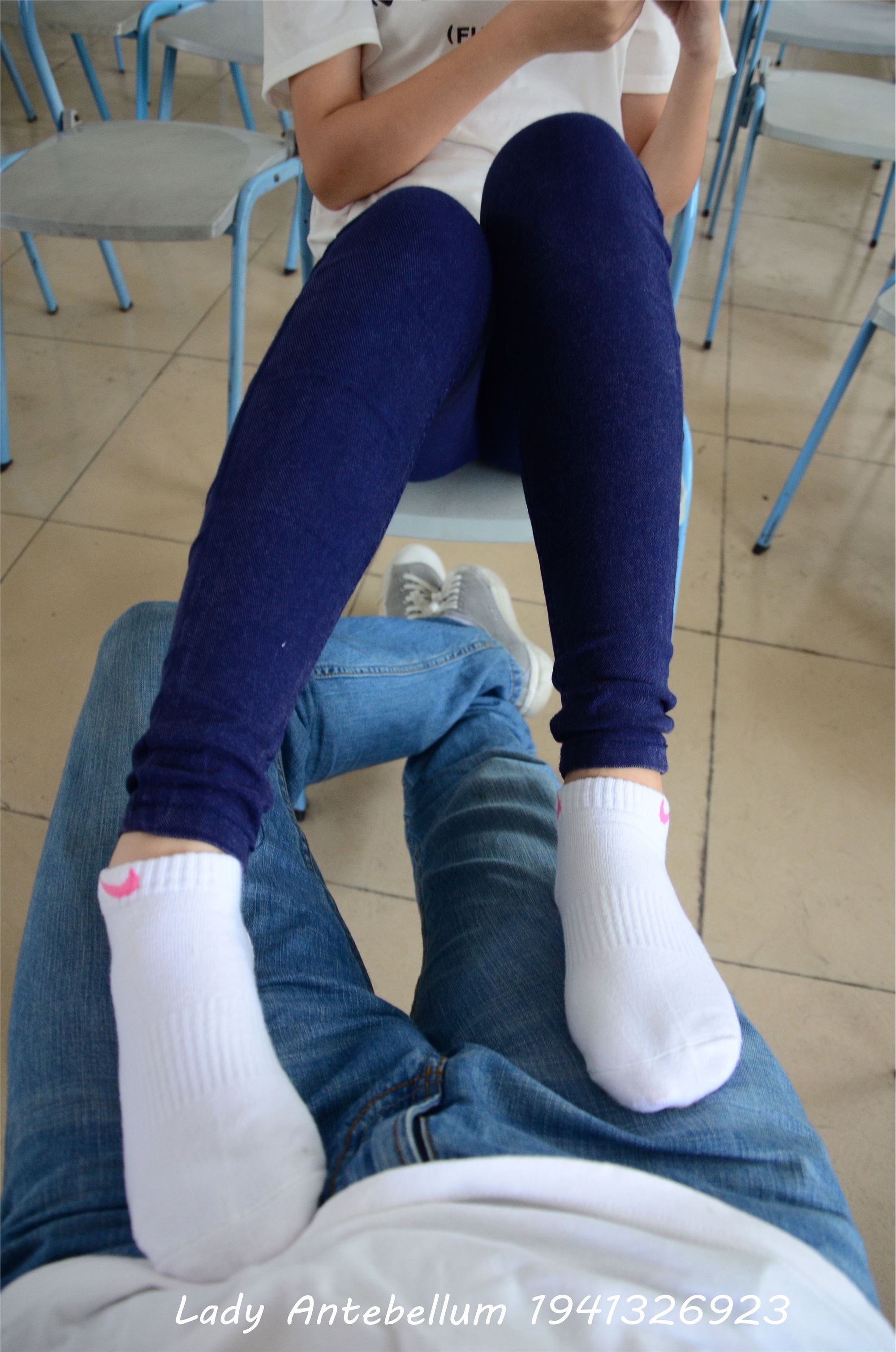 战前女神  恋足美腿棉袜女神级摄影套图 067