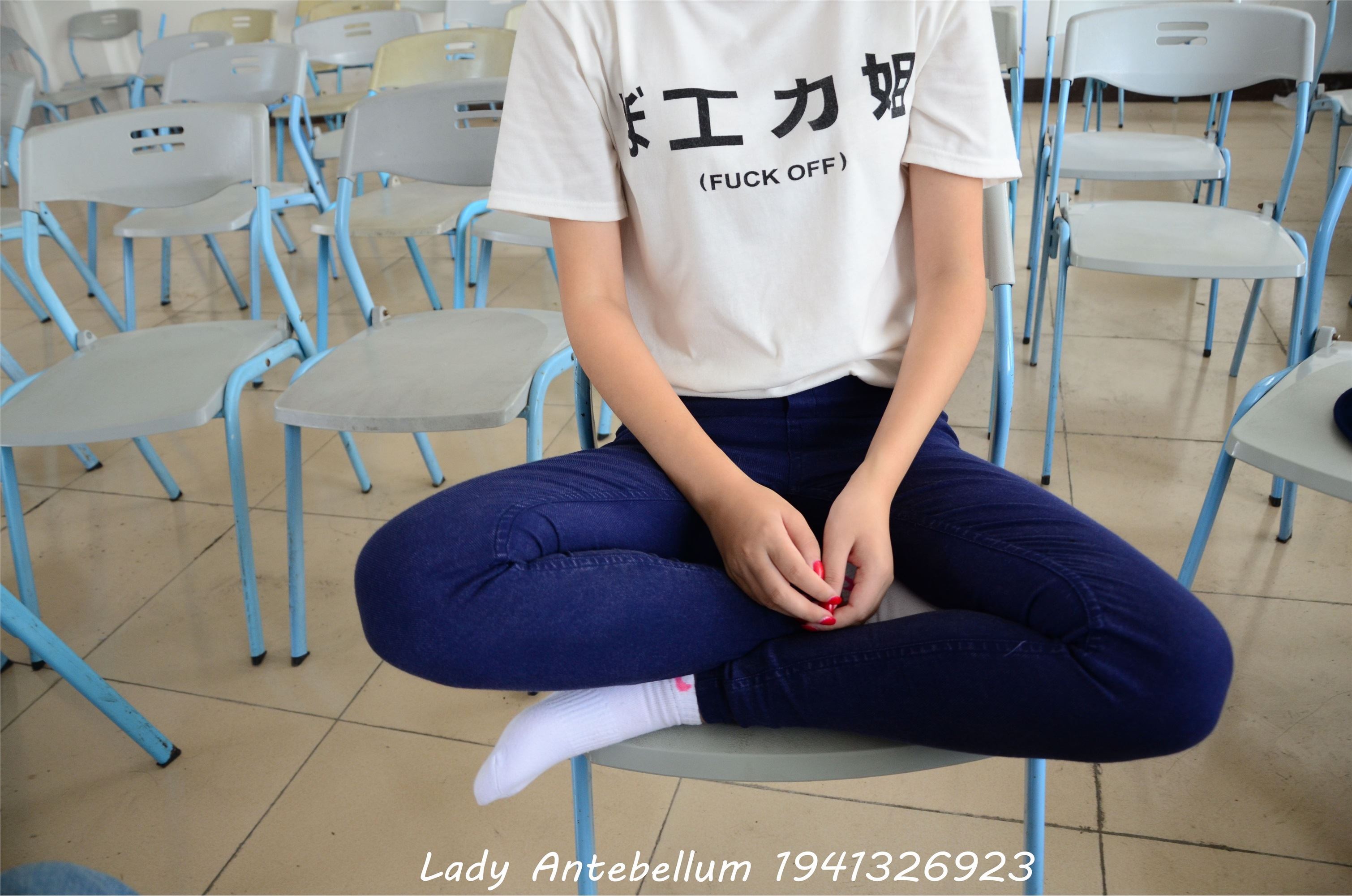 战前女神  恋足美腿棉袜女神级摄影套图 067