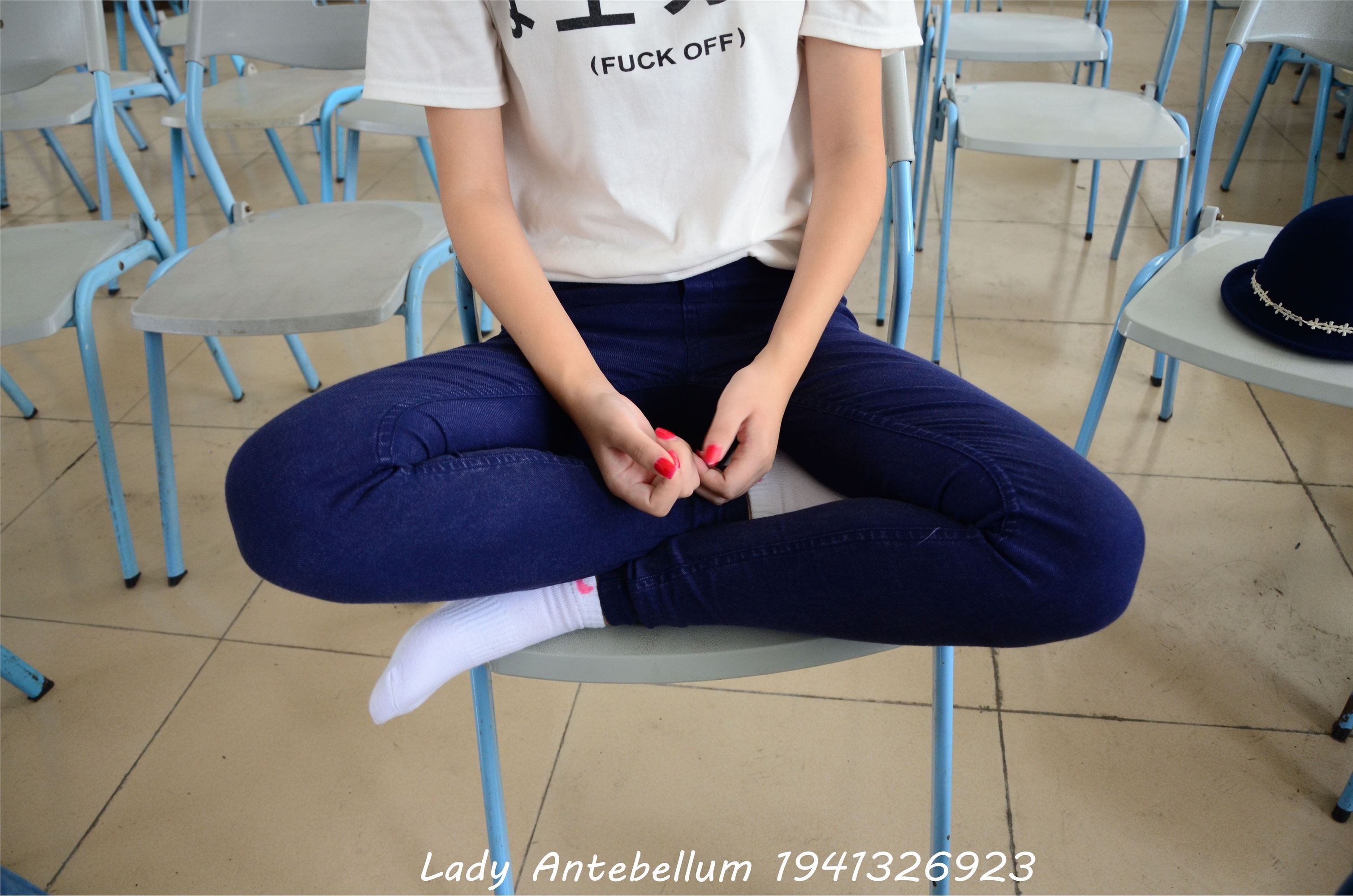 战前女神  恋足美腿棉袜女神级摄影套图 067