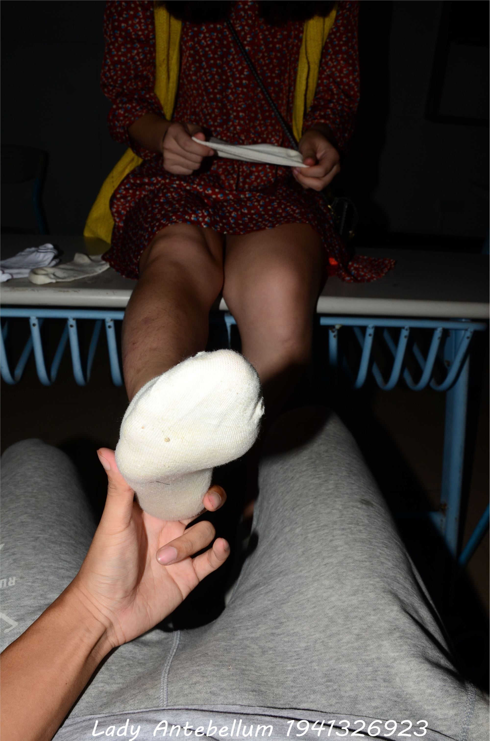 战前女神  恋足美腿棉袜女神级摄影套图 068