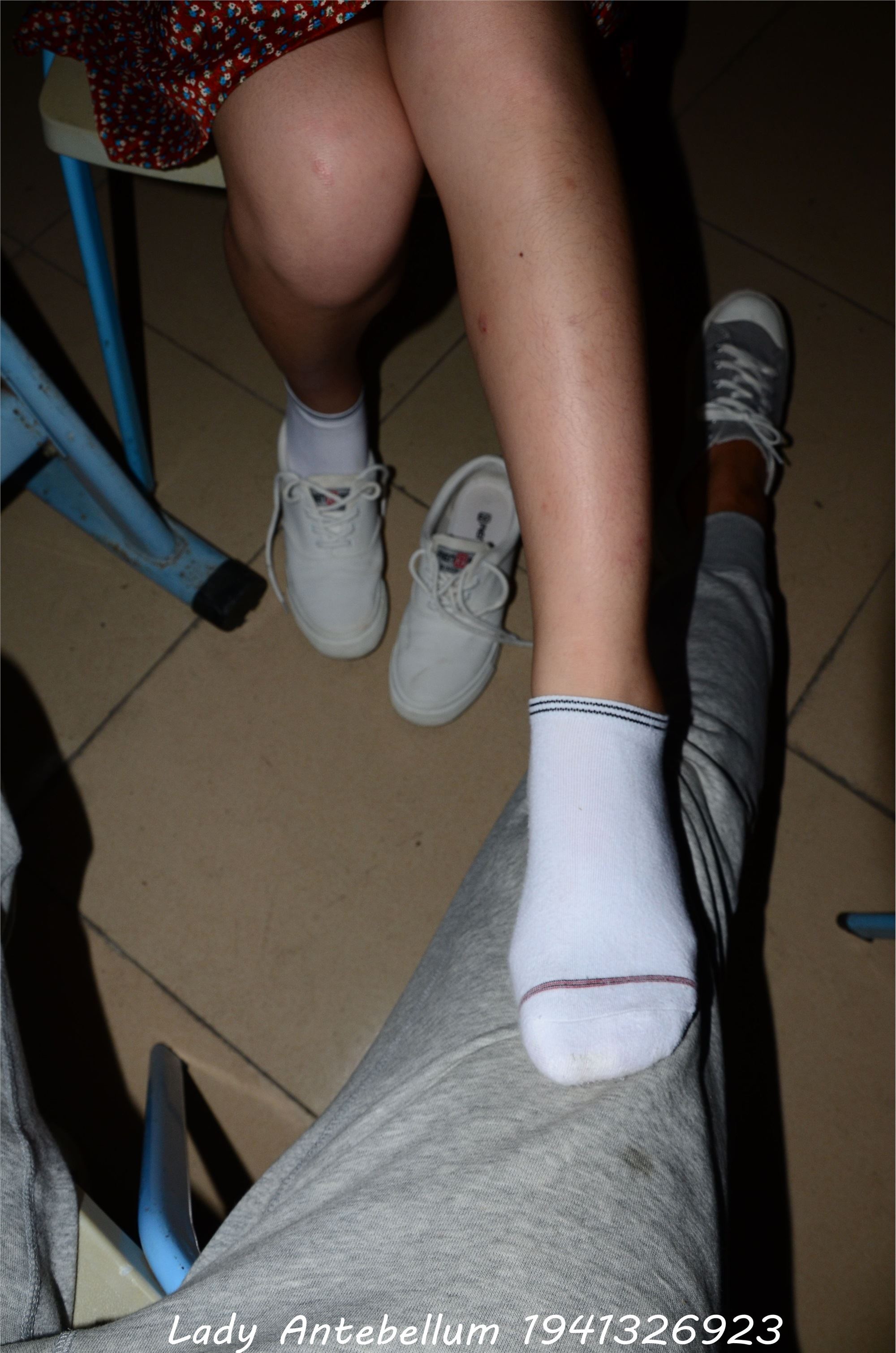 战前女神  恋足美腿棉袜女神级摄影套图 068