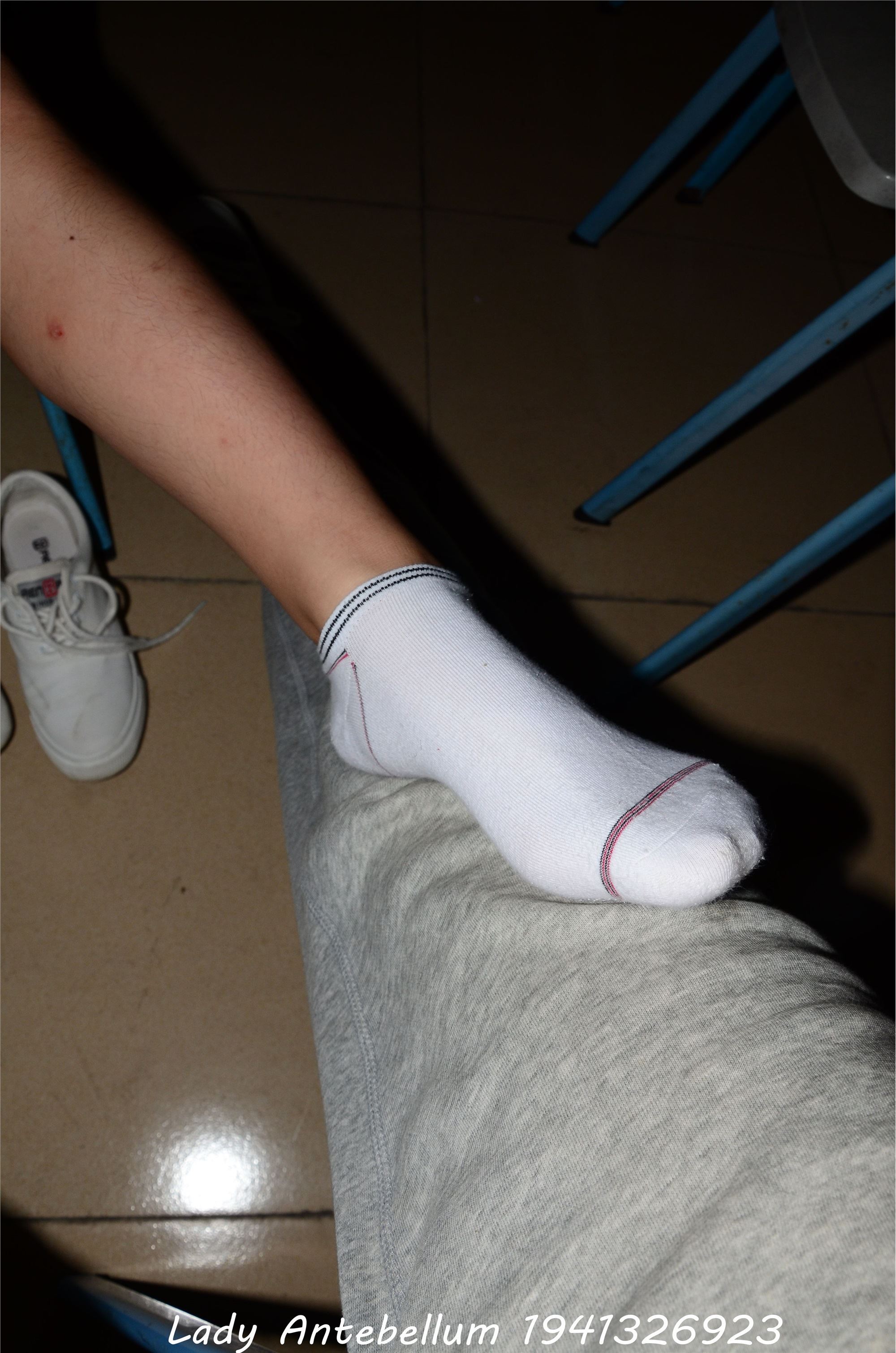 战前女神  恋足美腿棉袜女神级摄影套图 068