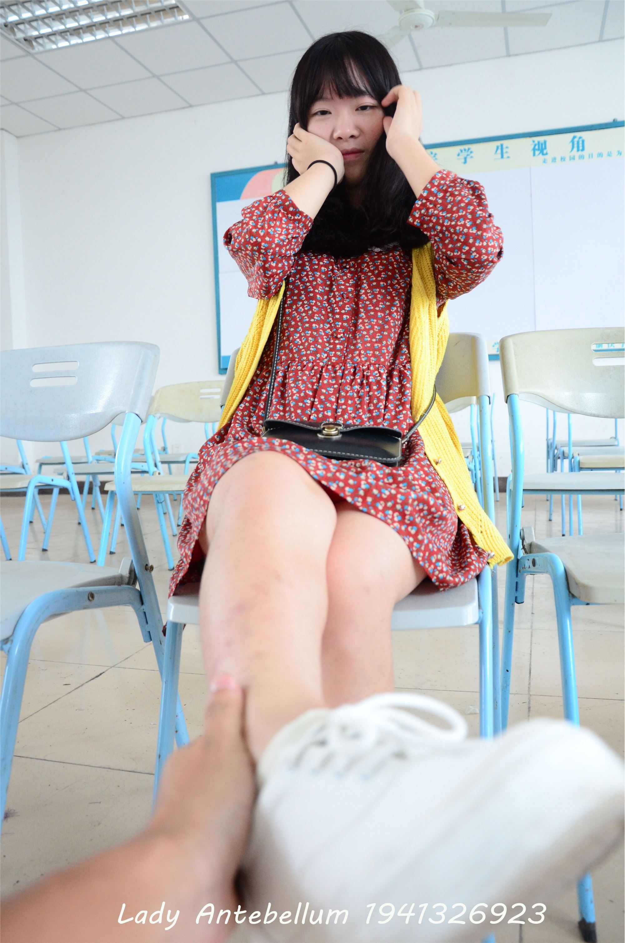 战前女神  恋足美腿棉袜女神级摄影套图 069