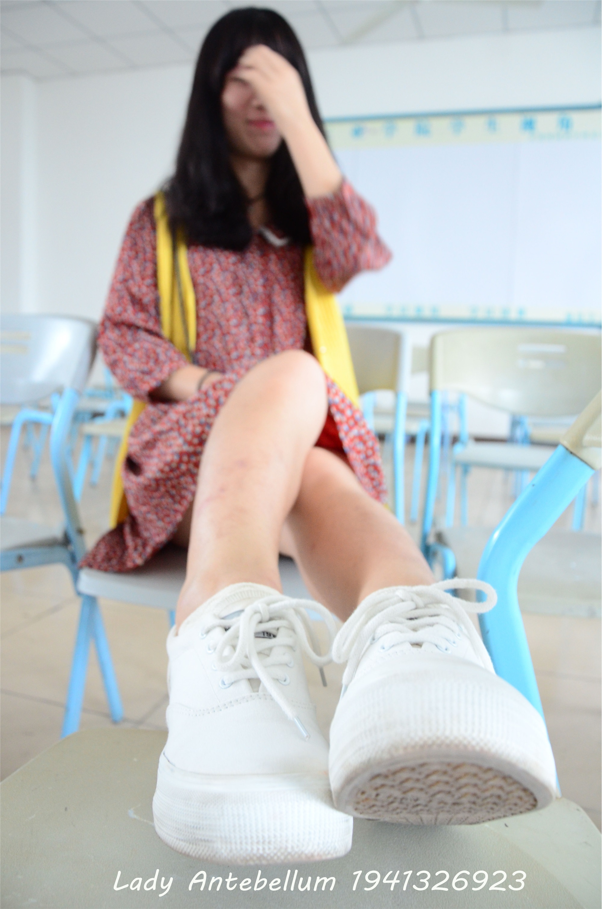 战前女神  恋足美腿棉袜女神级摄影套图 069