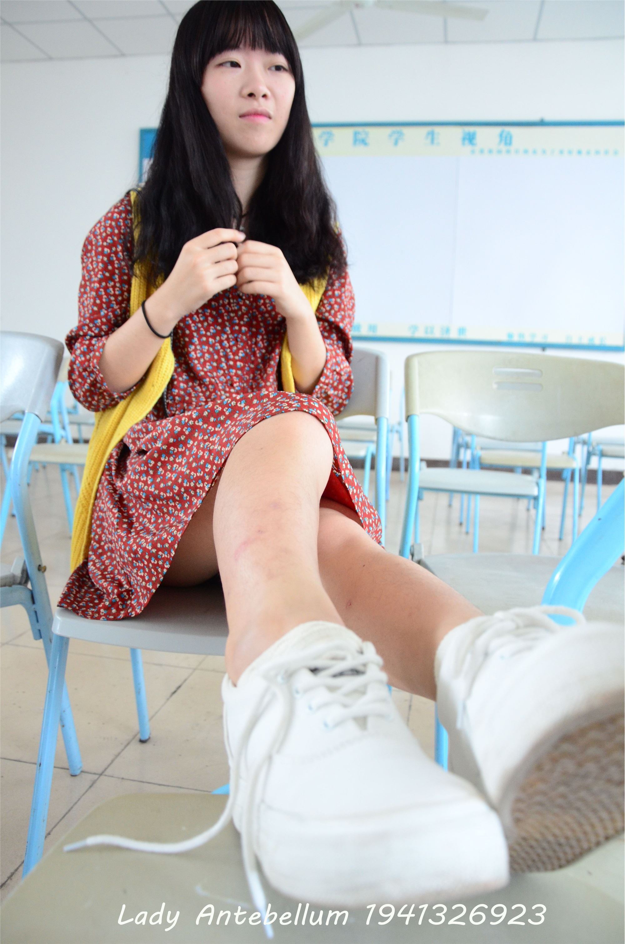 战前女神  恋足美腿棉袜女神级摄影套图 069