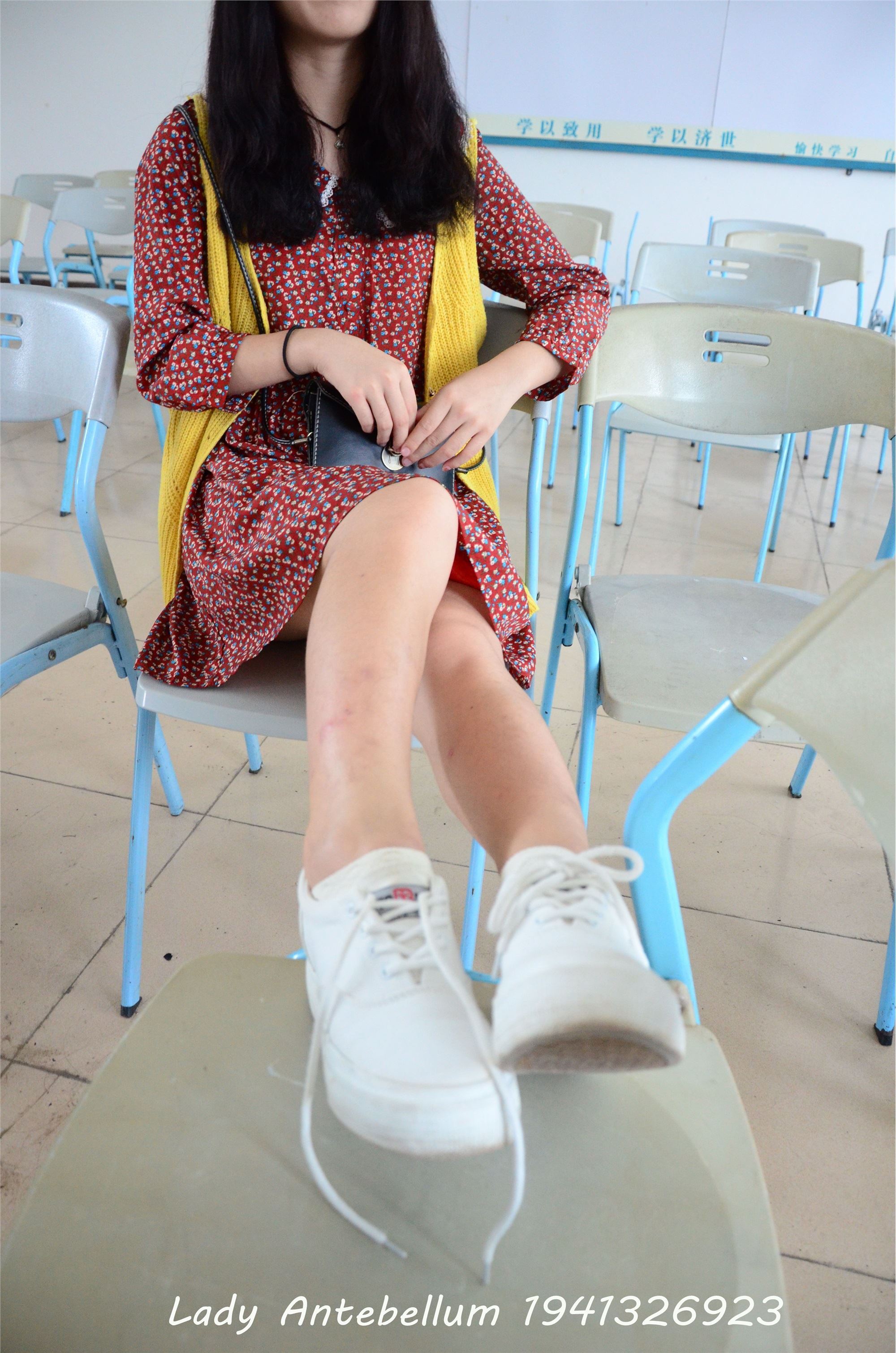 战前女神  恋足美腿棉袜女神级摄影套图 069