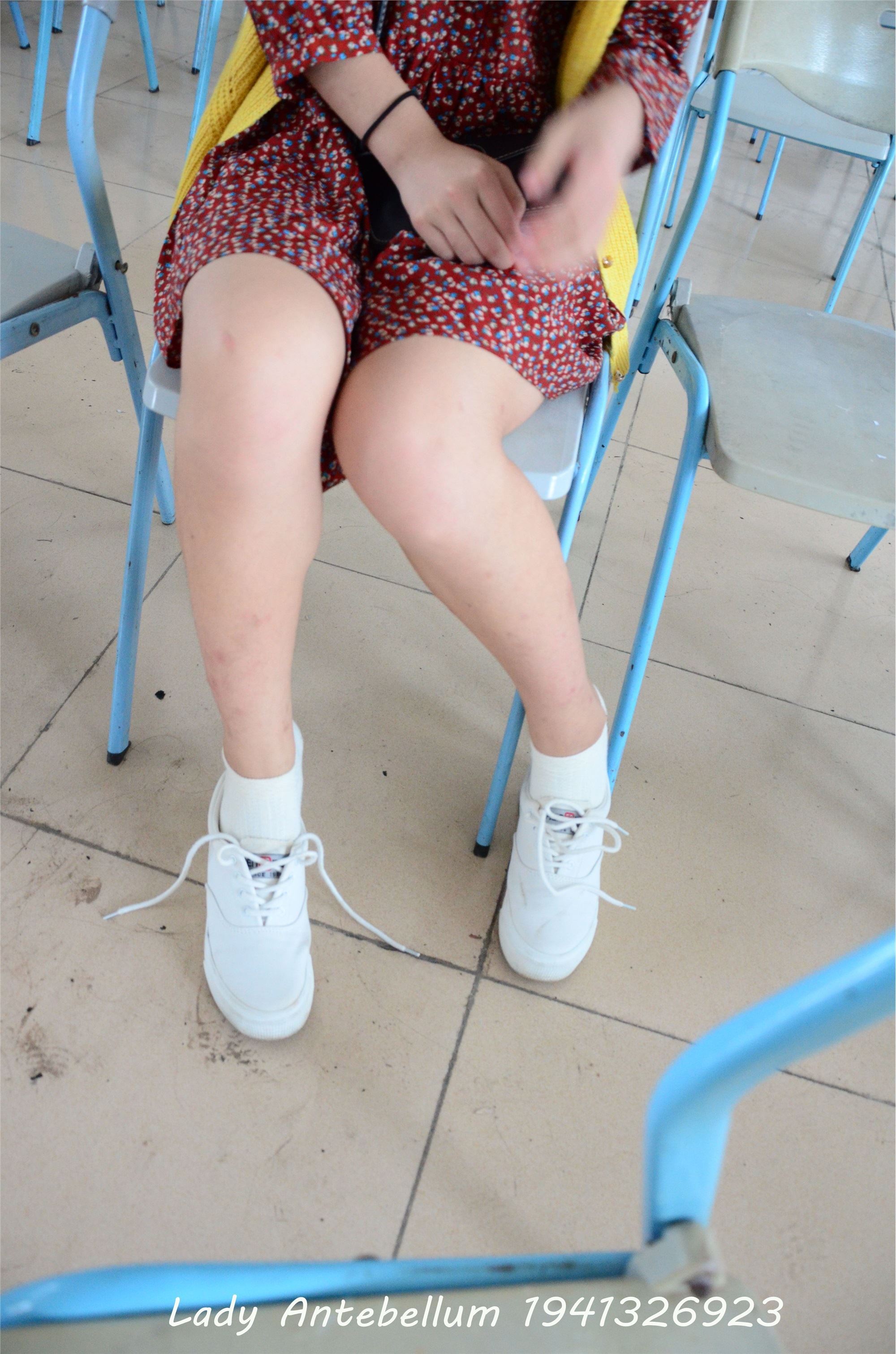 战前女神  恋足美腿棉袜女神级摄影套图 069