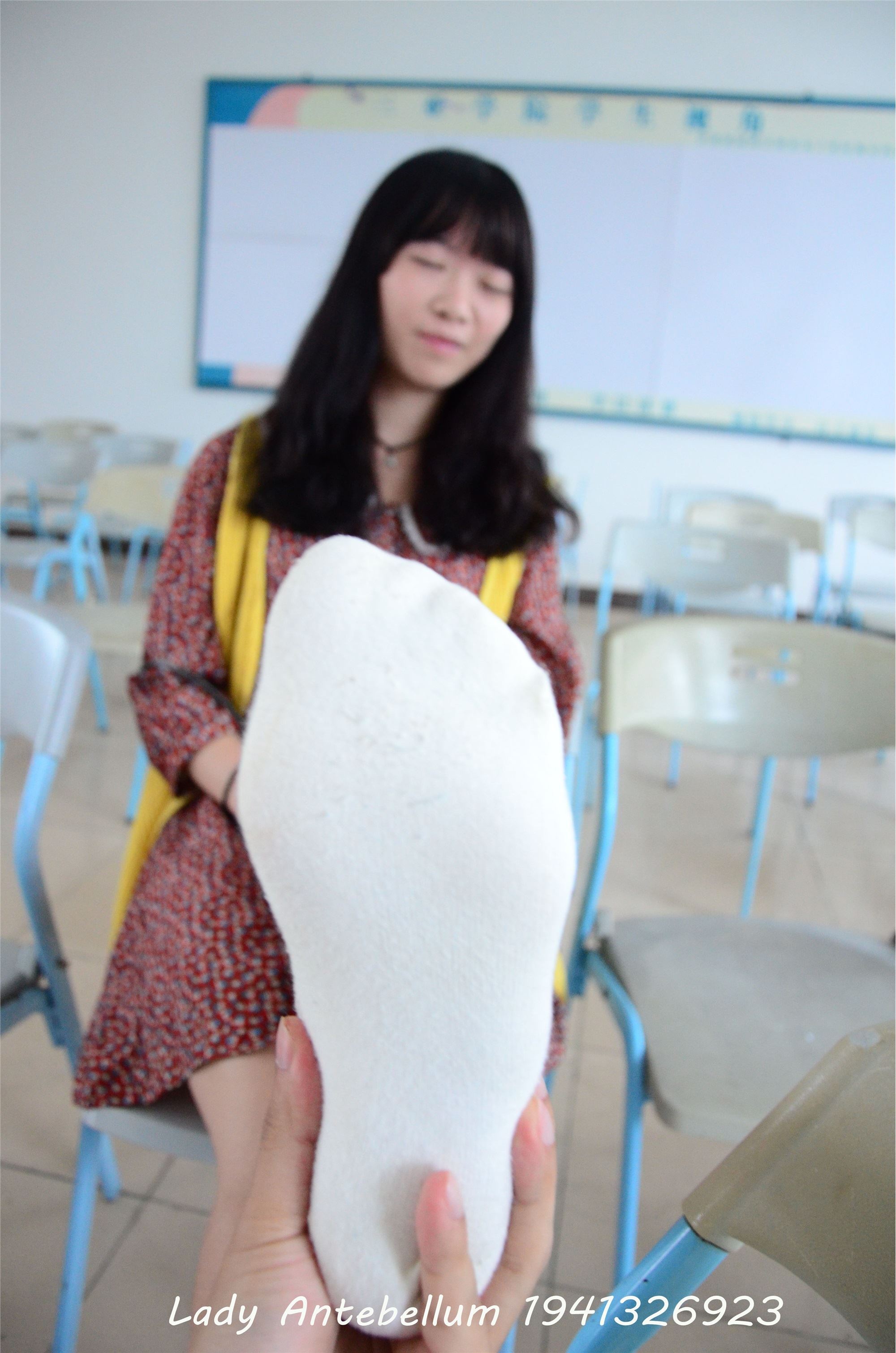 战前女神  恋足美腿棉袜女神级摄影套图 069