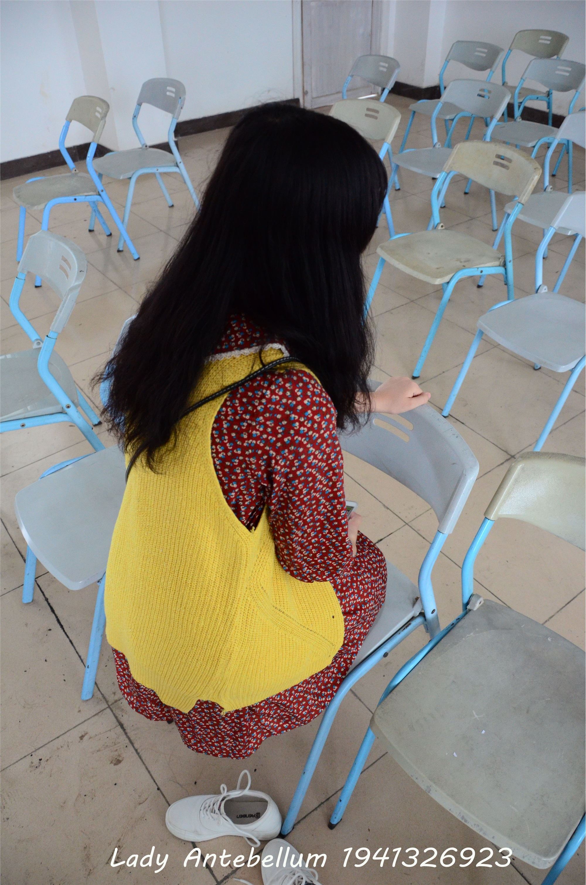 战前女神  恋足美腿棉袜女神级摄影套图 069