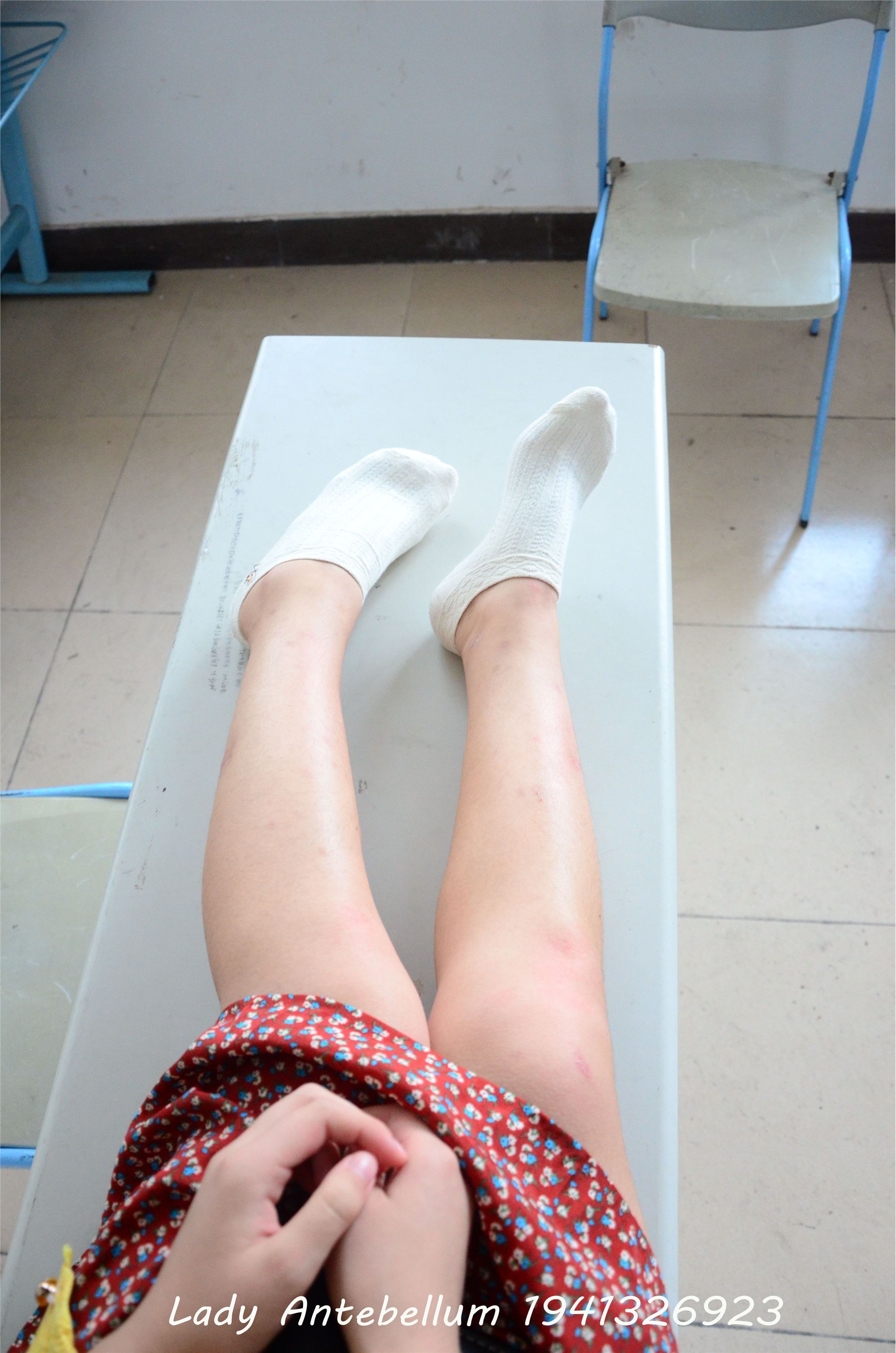 战前女神  恋足美腿棉袜女神级摄影套图 069