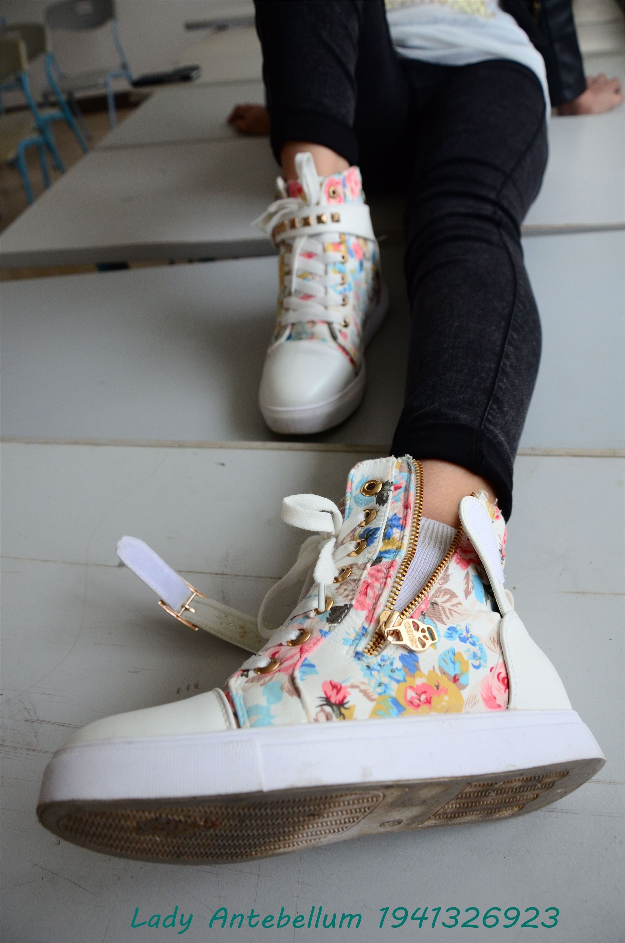 战前女神  恋足美腿棉袜女神级摄影套图 070