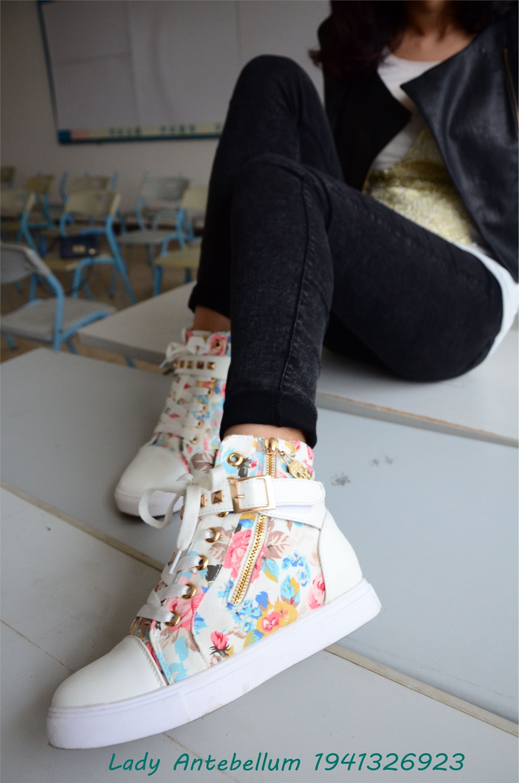 战前女神  恋足美腿棉袜女神级摄影套图 070