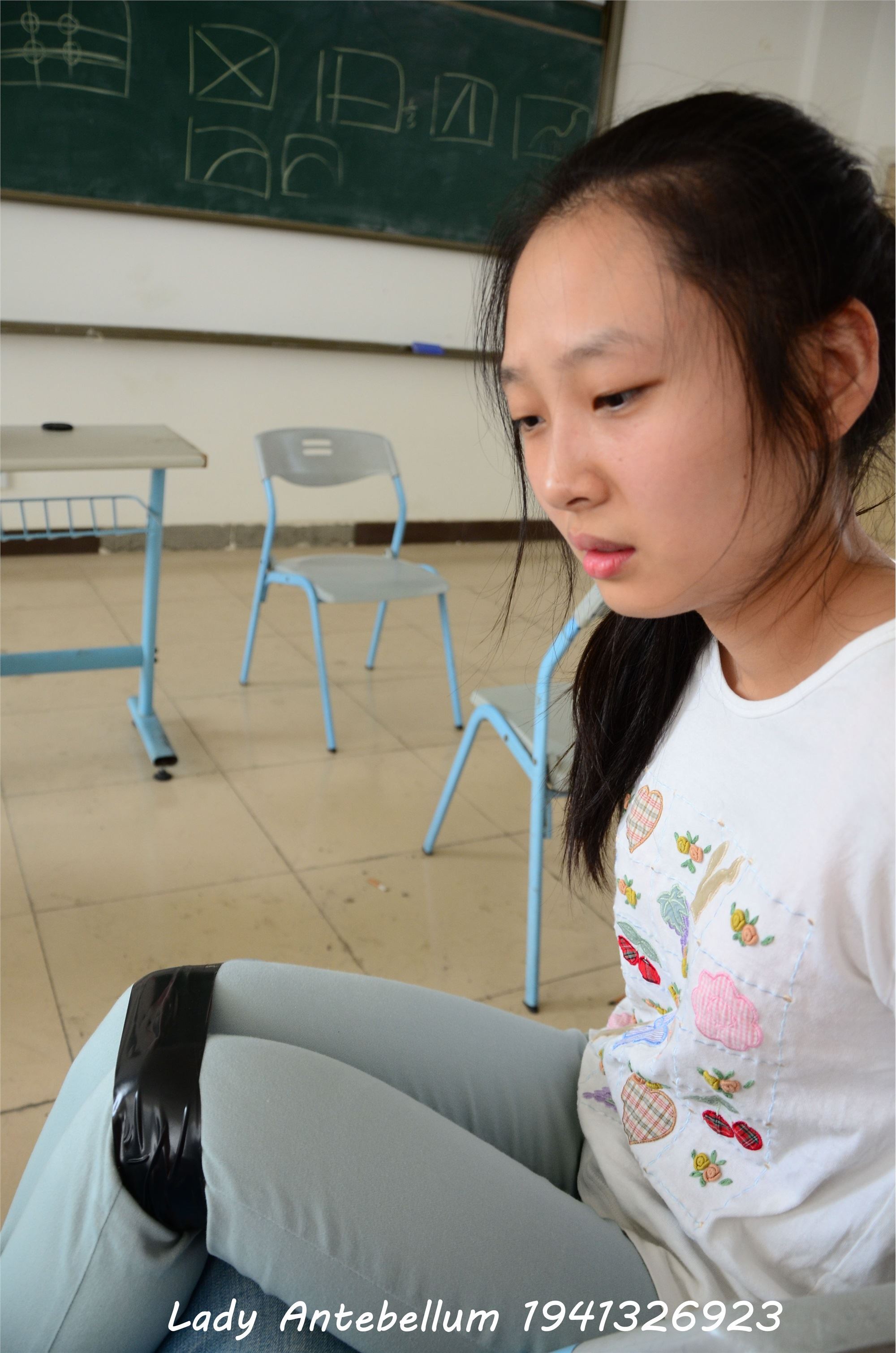 战前女神  恋足美腿棉袜女神级摄影套图 071