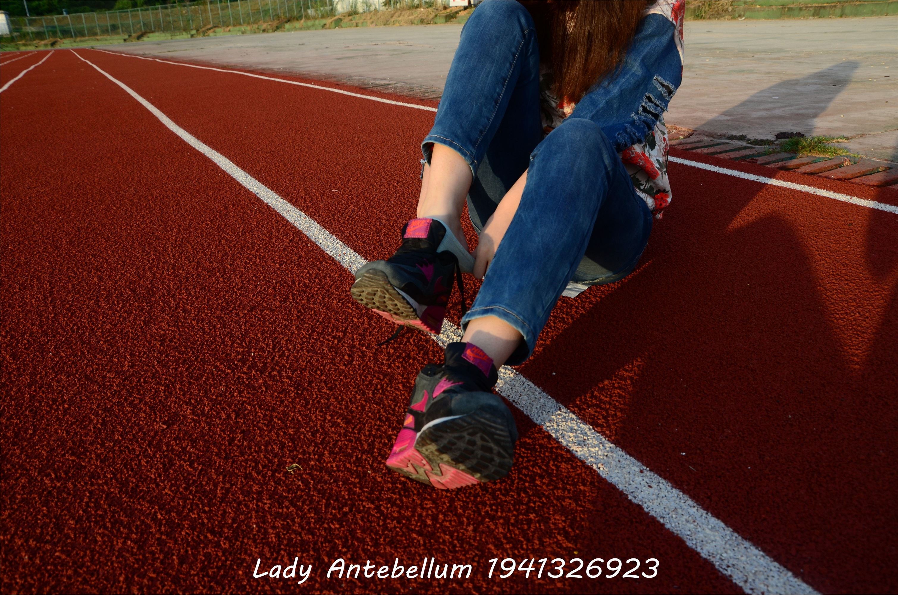 战前女神  恋足美腿棉袜女神级摄影套图 072