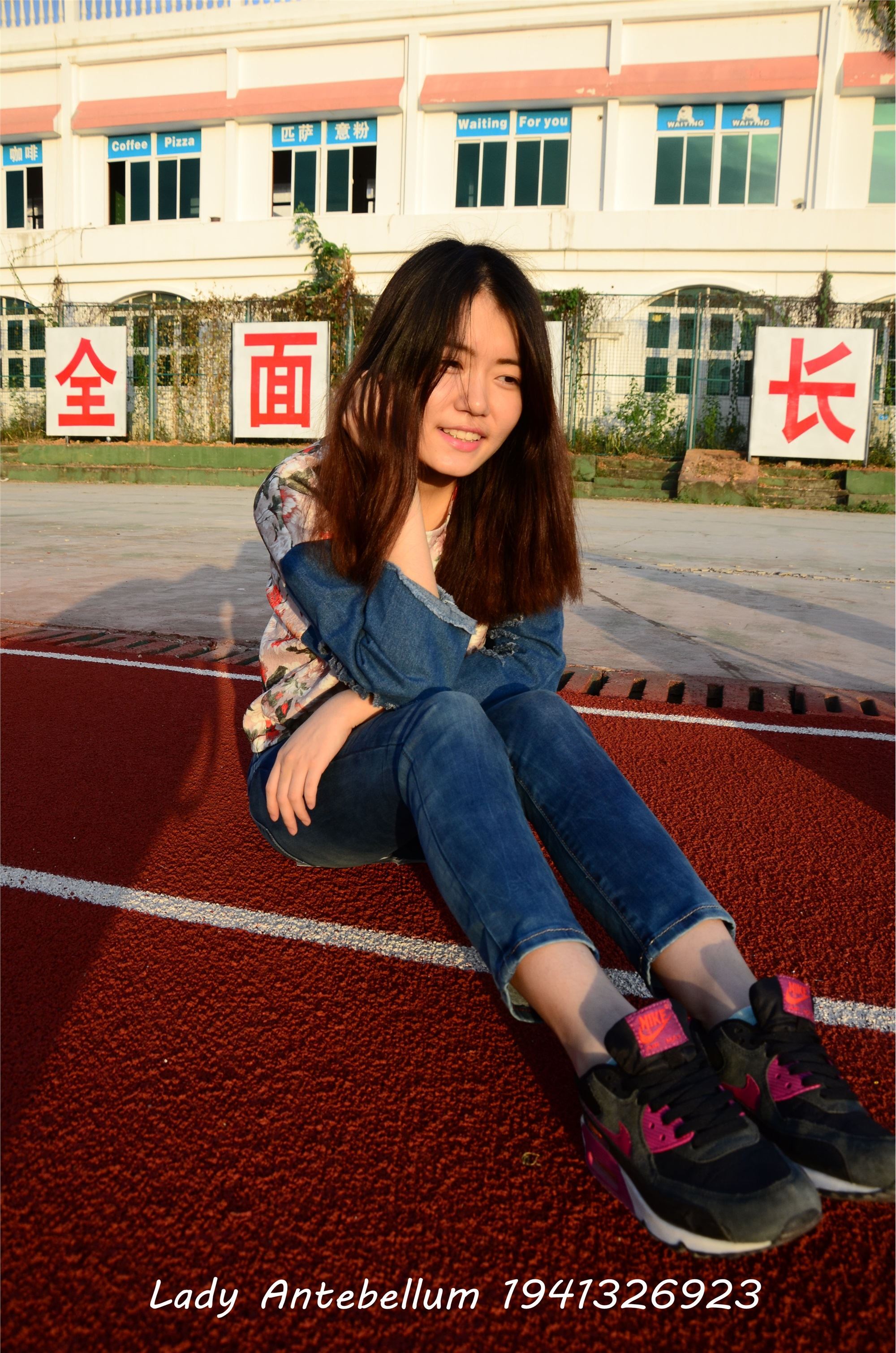 战前女神  恋足美腿棉袜女神级摄影套图 072