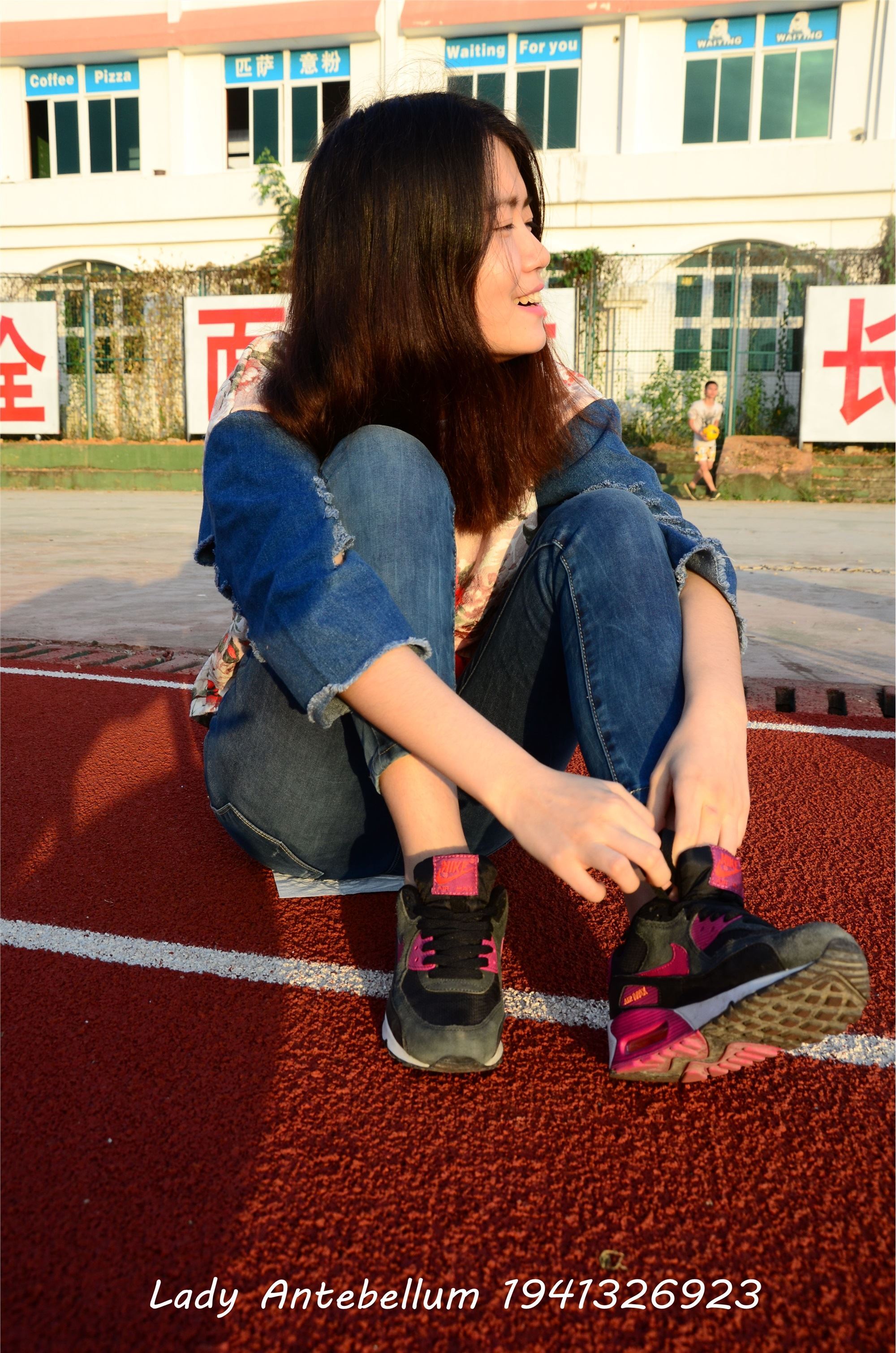 战前女神  恋足美腿棉袜女神级摄影套图 072