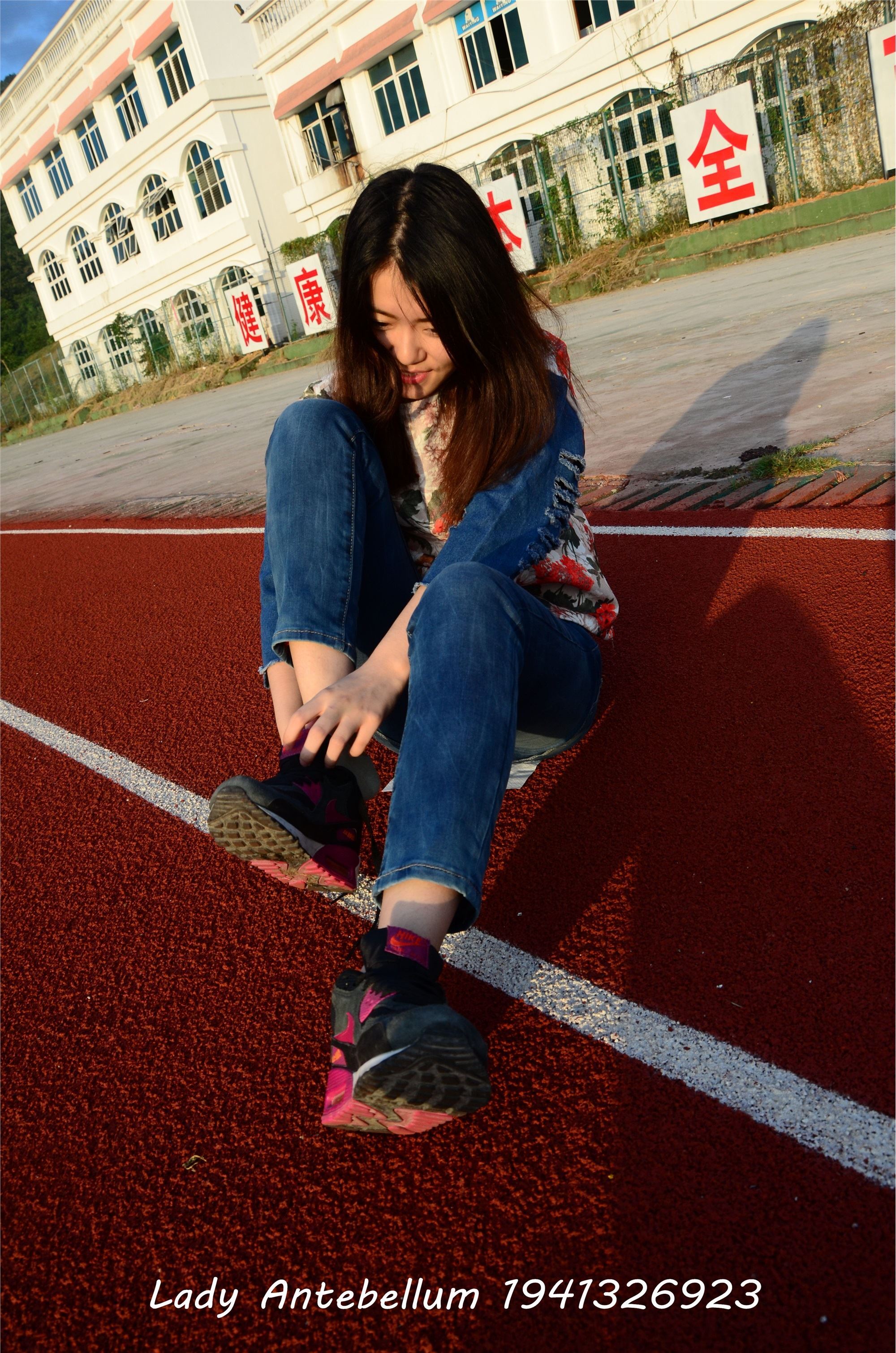 战前女神  恋足美腿棉袜女神级摄影套图 072