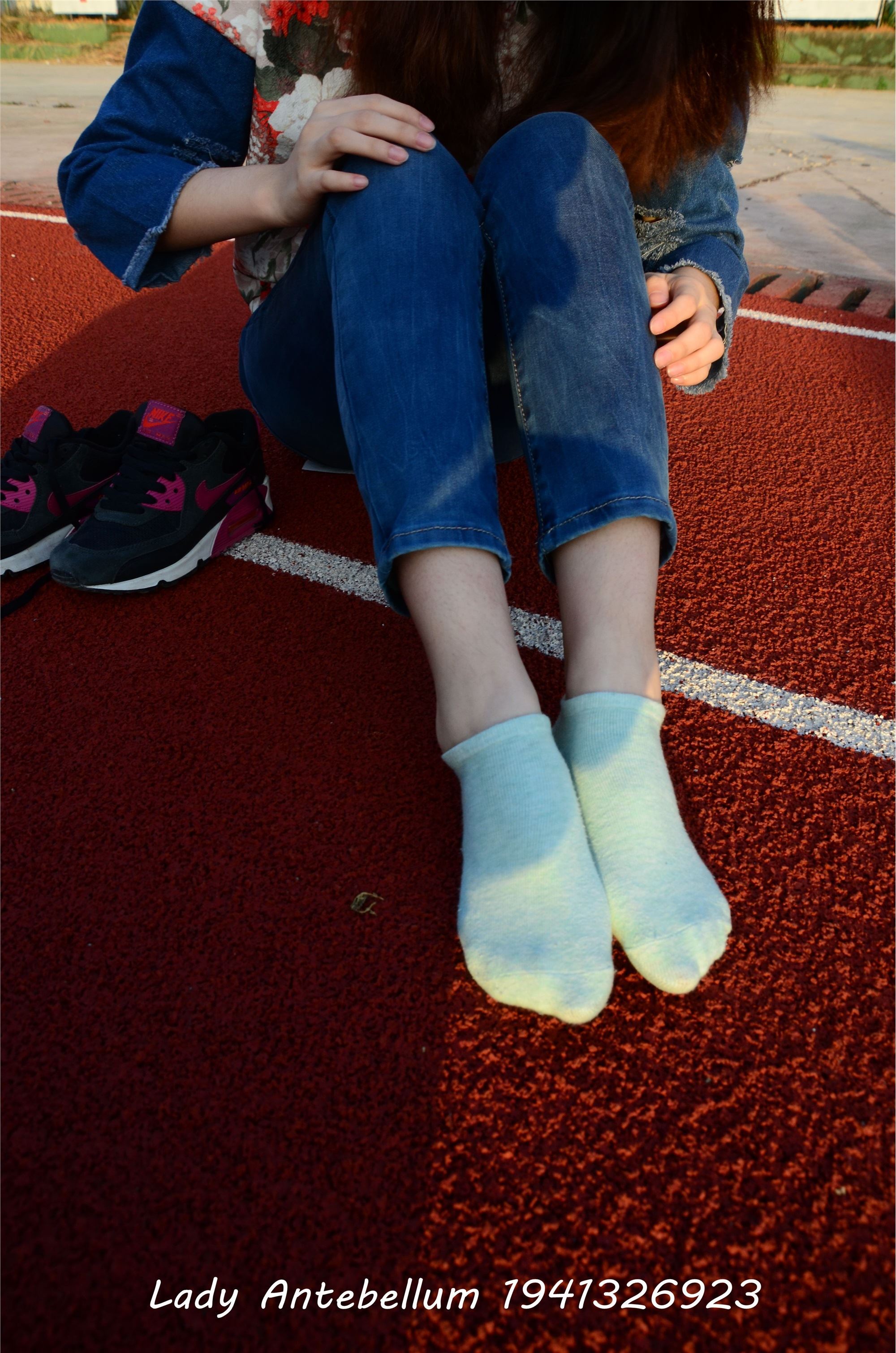 战前女神  恋足美腿棉袜女神级摄影套图 072