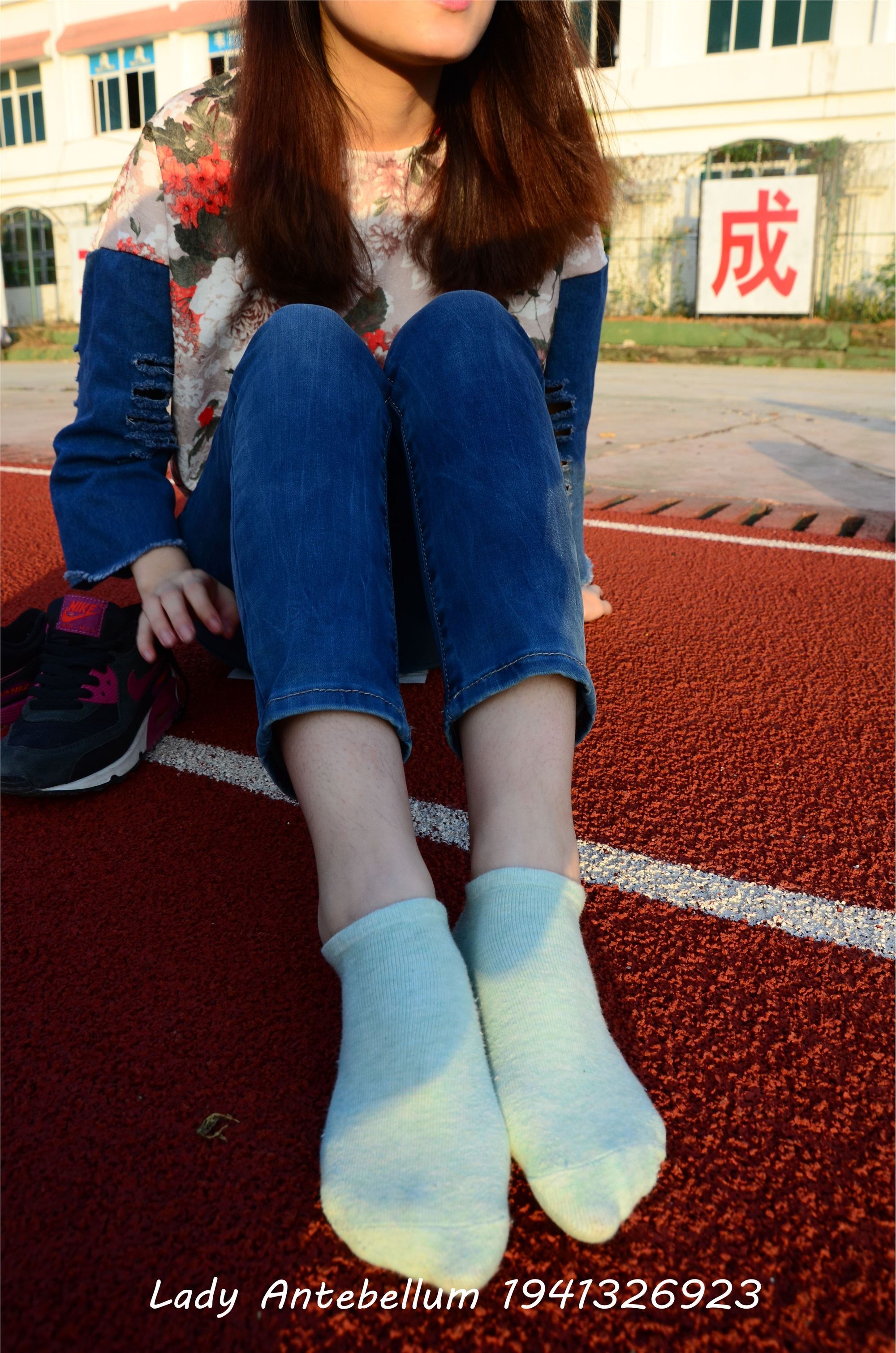 战前女神  恋足美腿棉袜女神级摄影套图 072