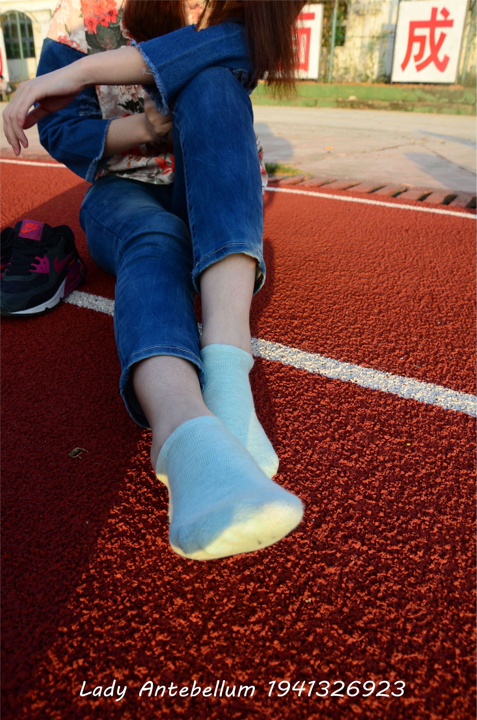 战前女神  恋足美腿棉袜女神级摄影套图 072