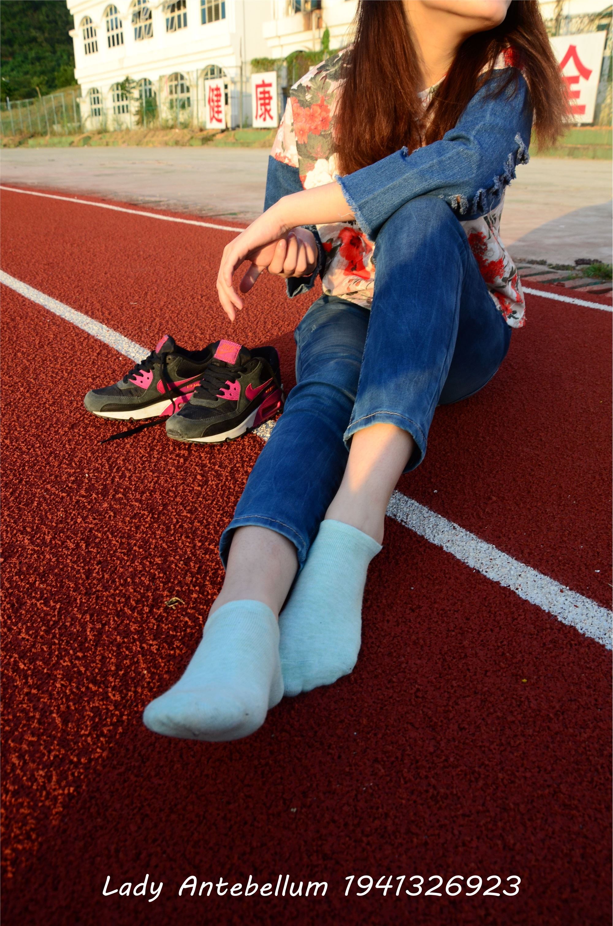 战前女神  恋足美腿棉袜女神级摄影套图 072