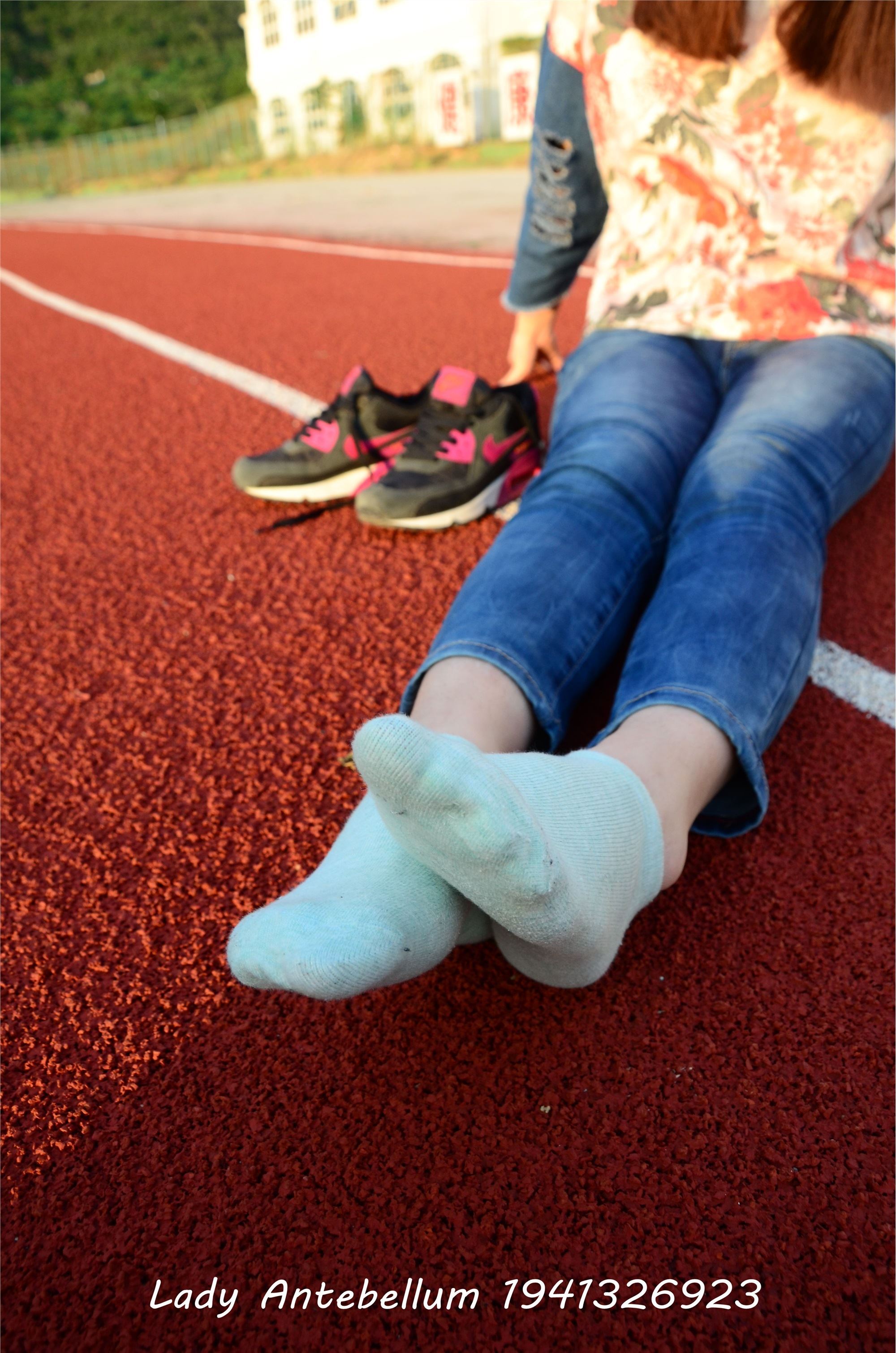 战前女神  恋足美腿棉袜女神级摄影套图 072