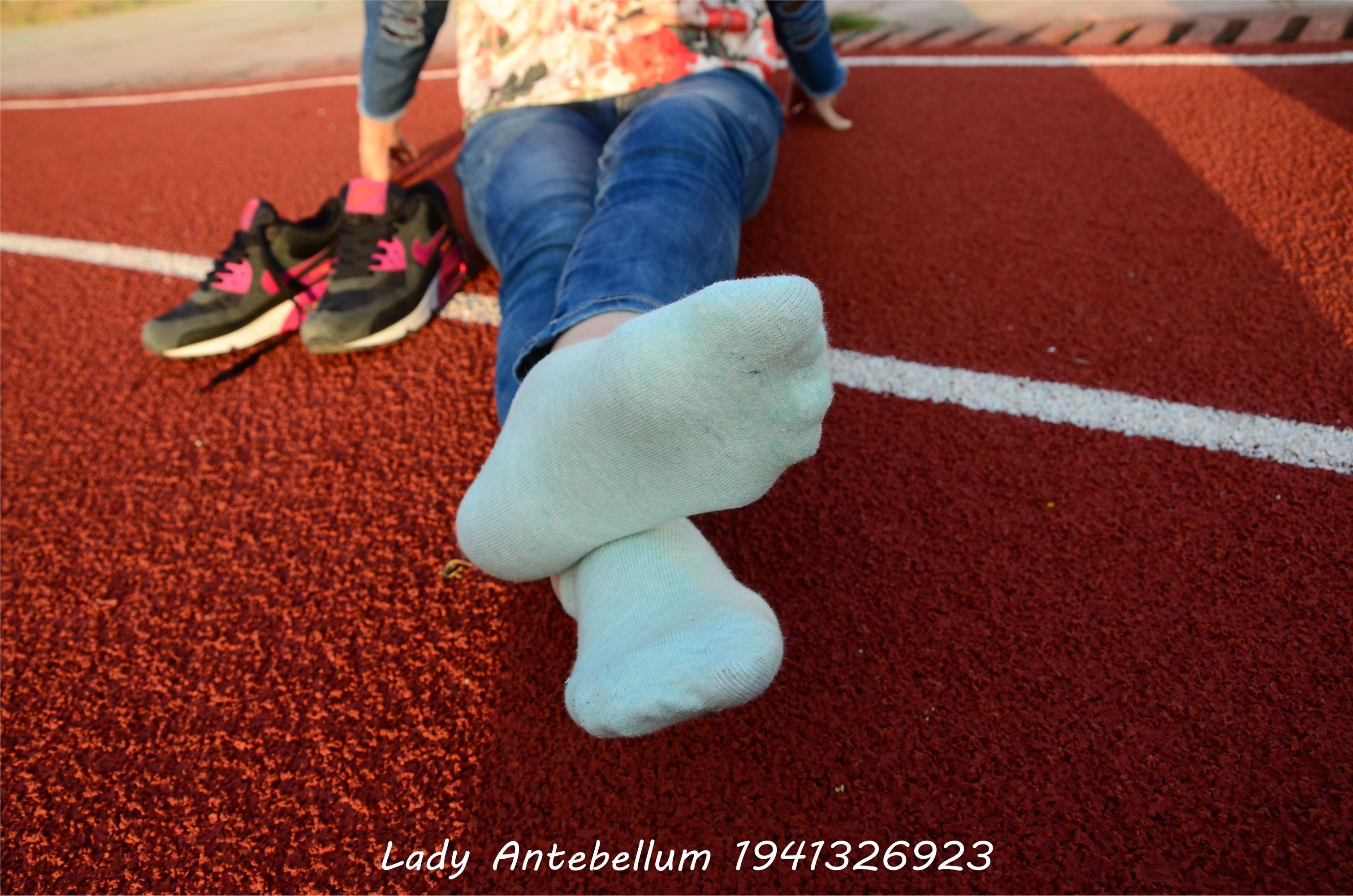 战前女神  恋足美腿棉袜女神级摄影套图 072